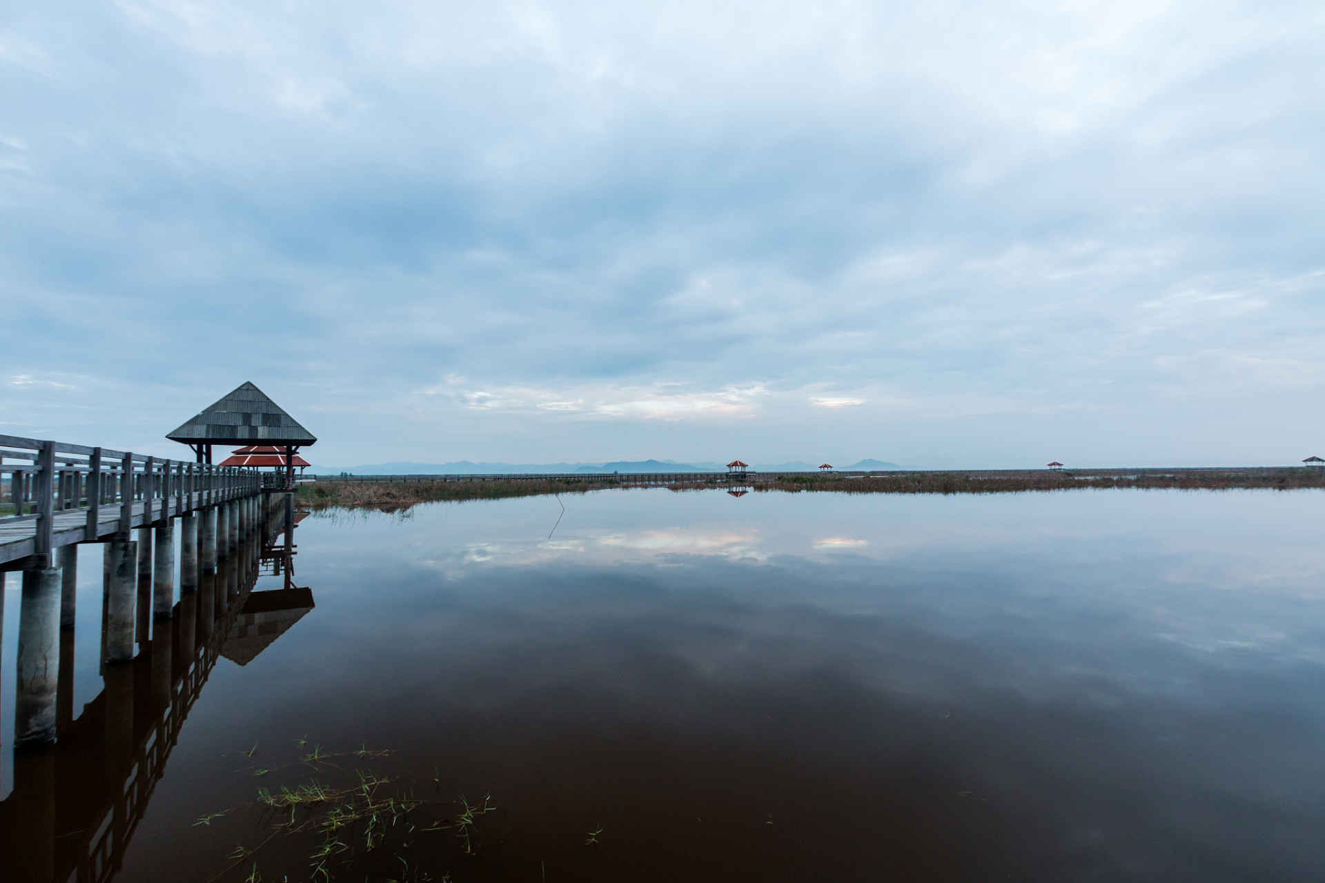 南京溧水石臼湖,夏日胜地!宛如威海火炬八街,特别在盛夏,仿佛大海畔.