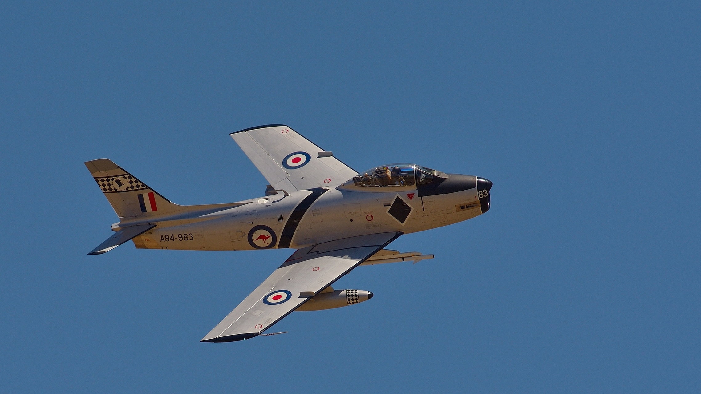 我们对卖飞机的事看得并不是特别重,毕竟内需比较大,j-10从诞生到现在