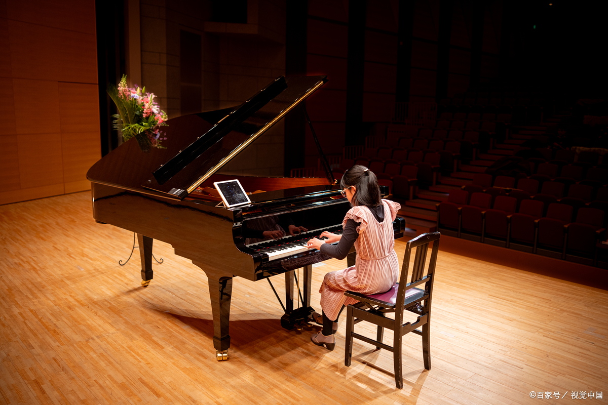 钢琴曲# 《少女的祈祷》是一首广为人知的钢琴小品,由波兰女作曲继刎