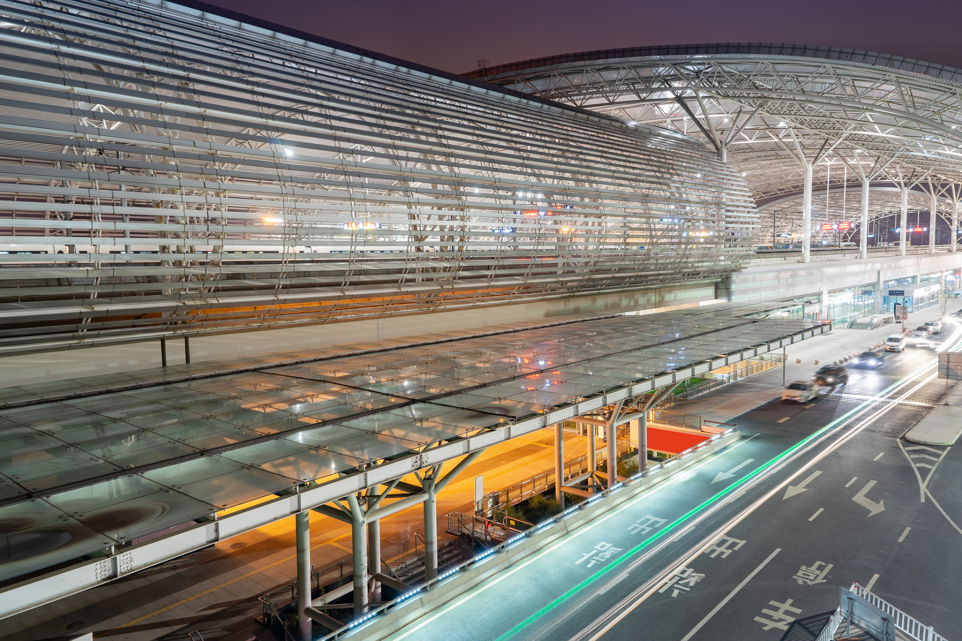 无锡西站的位置,地处常锡两市交界处,几乎和新长铁路武进站位置一样尴