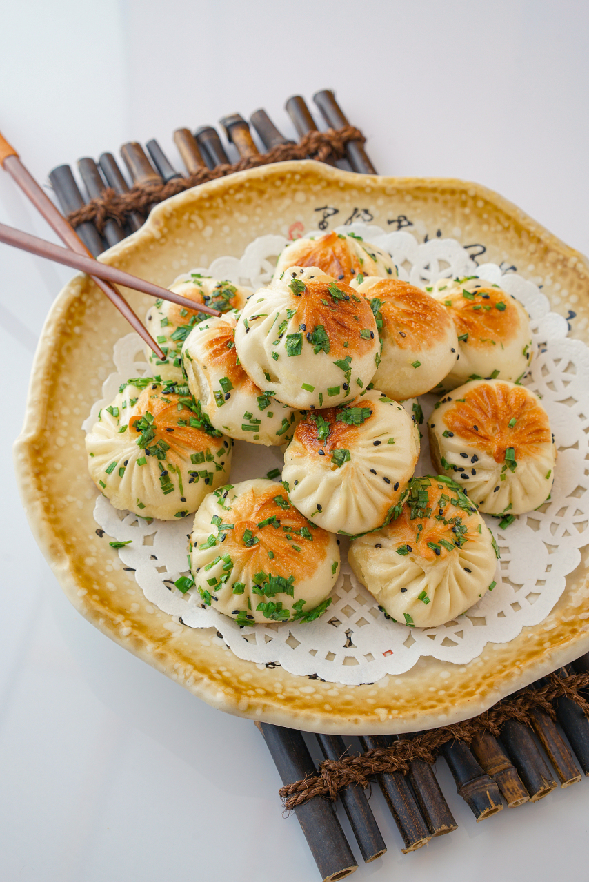 火爆全网的拇指生煎包被我复刻出来了,要试下么? 1.