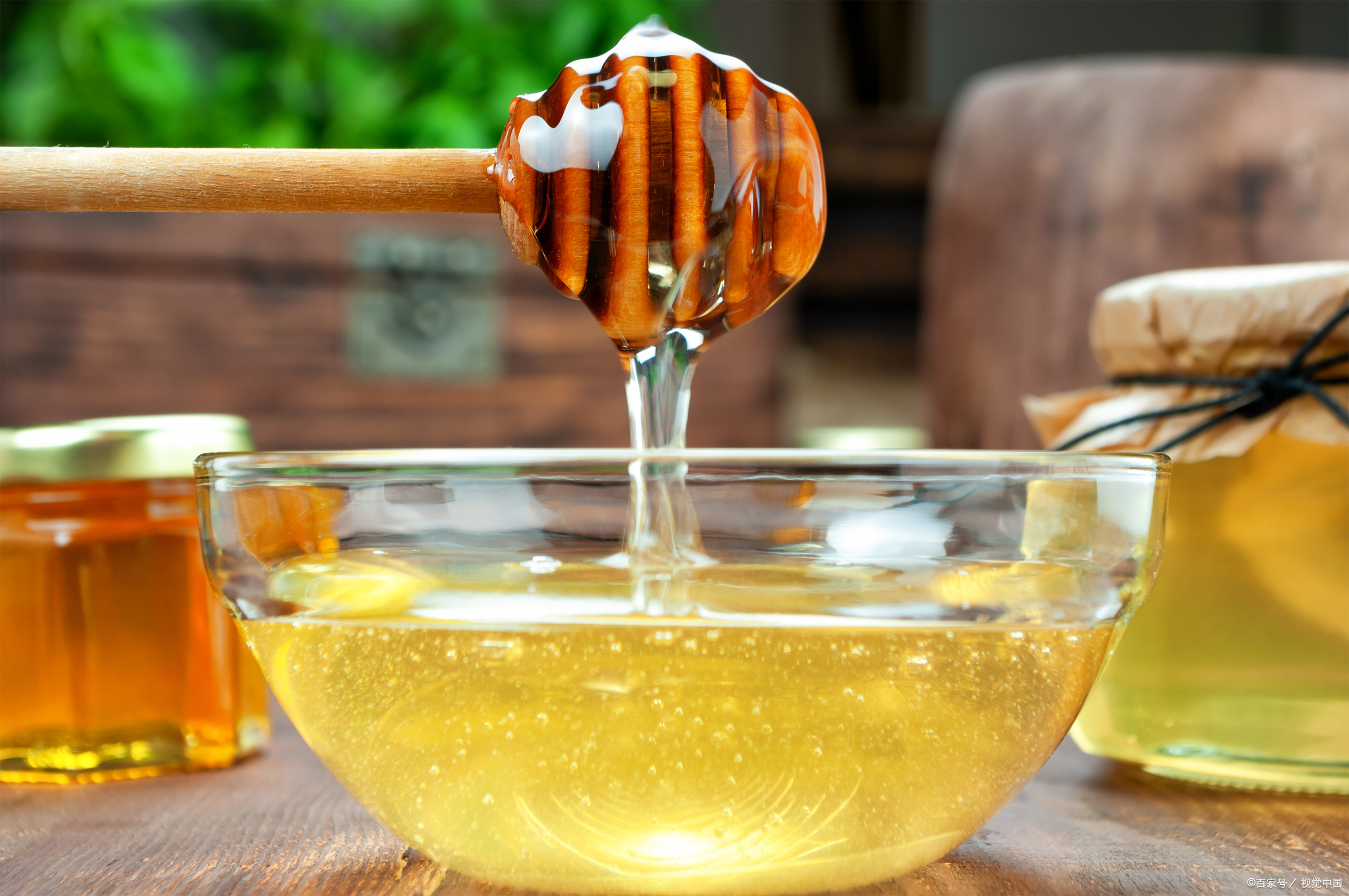 男人喝蜂蜜水壮阳(三种人不宜喝蜂蜜) 男人喝蜂蜜水壮阳(三种人不宜喝蜂蜜)