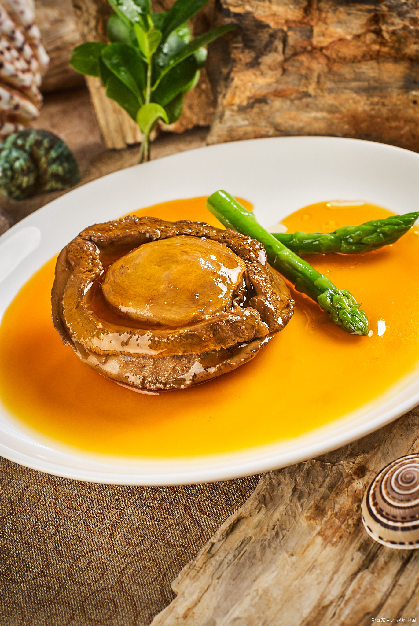 蒸鲍鱼的时间掌握,教你烹饪出口感鲜嫩的高级海鲜