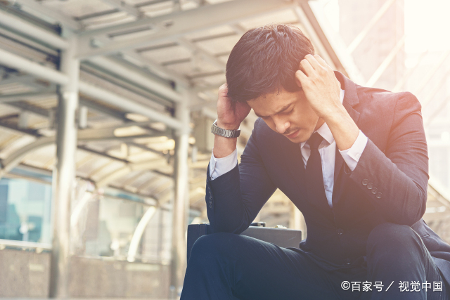 天蝎男被怀疑后心虚的表现 12星座的说谎小动作一眼就拆穿你在找借口