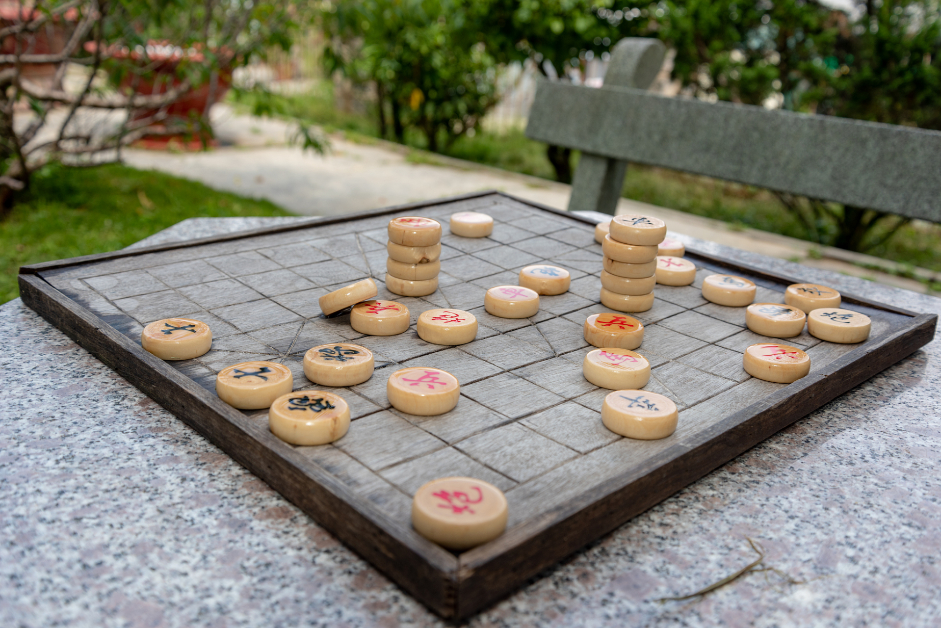 首先相较于象棋,围棋的规则在南北朝时,便已经趋于成熟