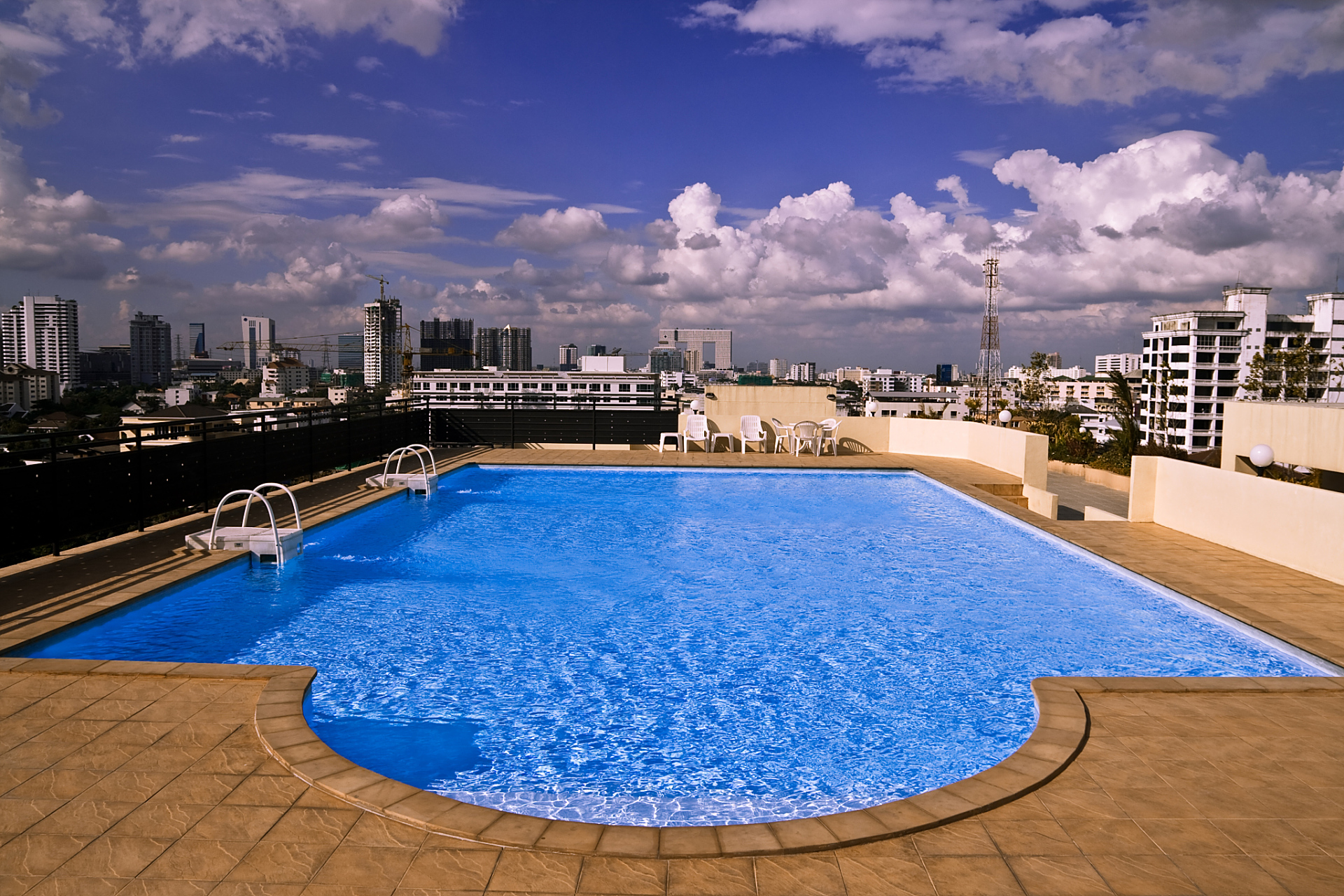 官方称楼顶游泳池不属消防水池# 番禺区联合工作组通报,针对广州市