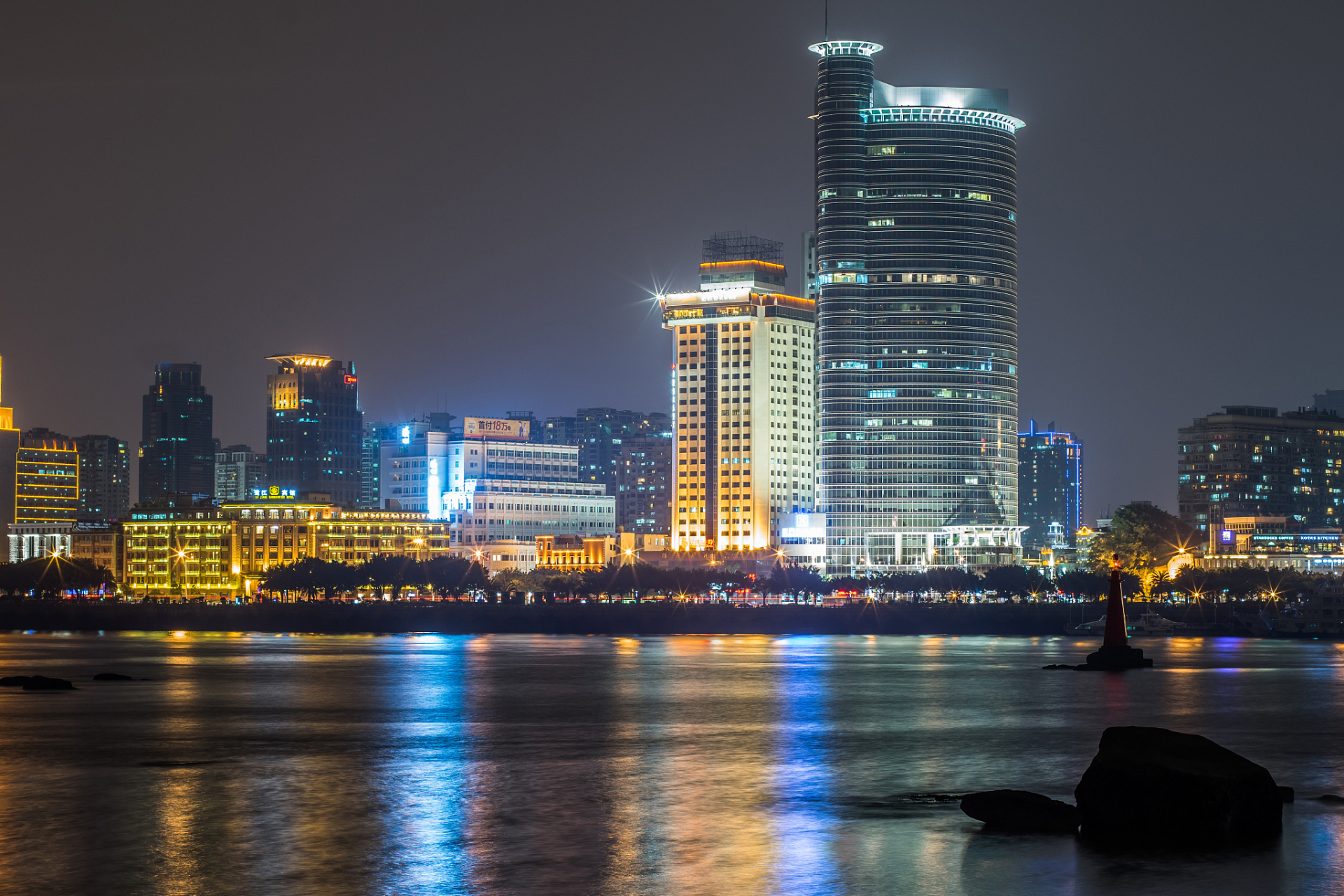 9月创作激励计划# 亲爱的读者们,如果您正在寻找厦门最美的夜景,拿创