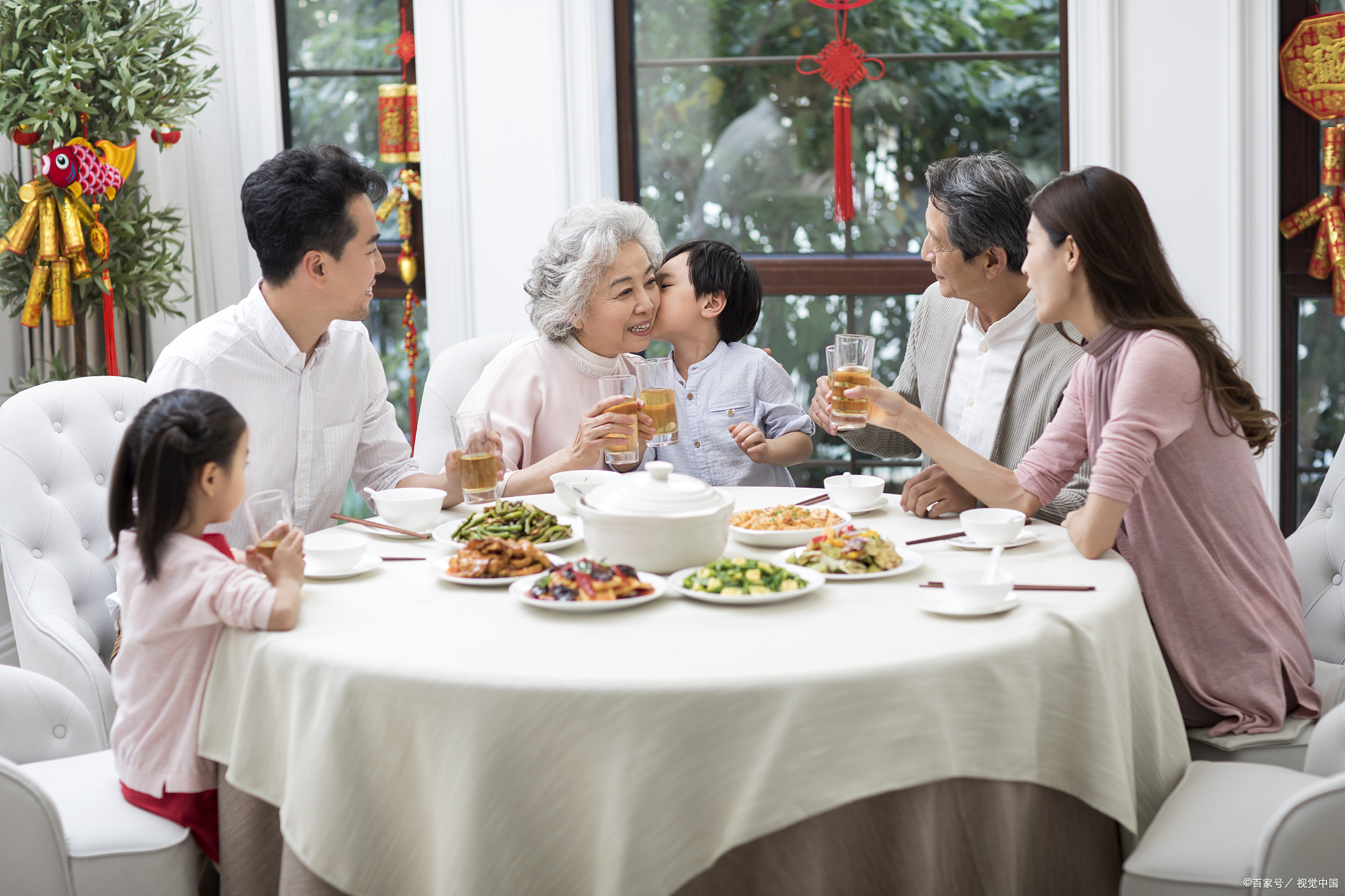 "老婆你把工资给娘家,咱儿子咋办""你侄子都养了,儿子怕啥"