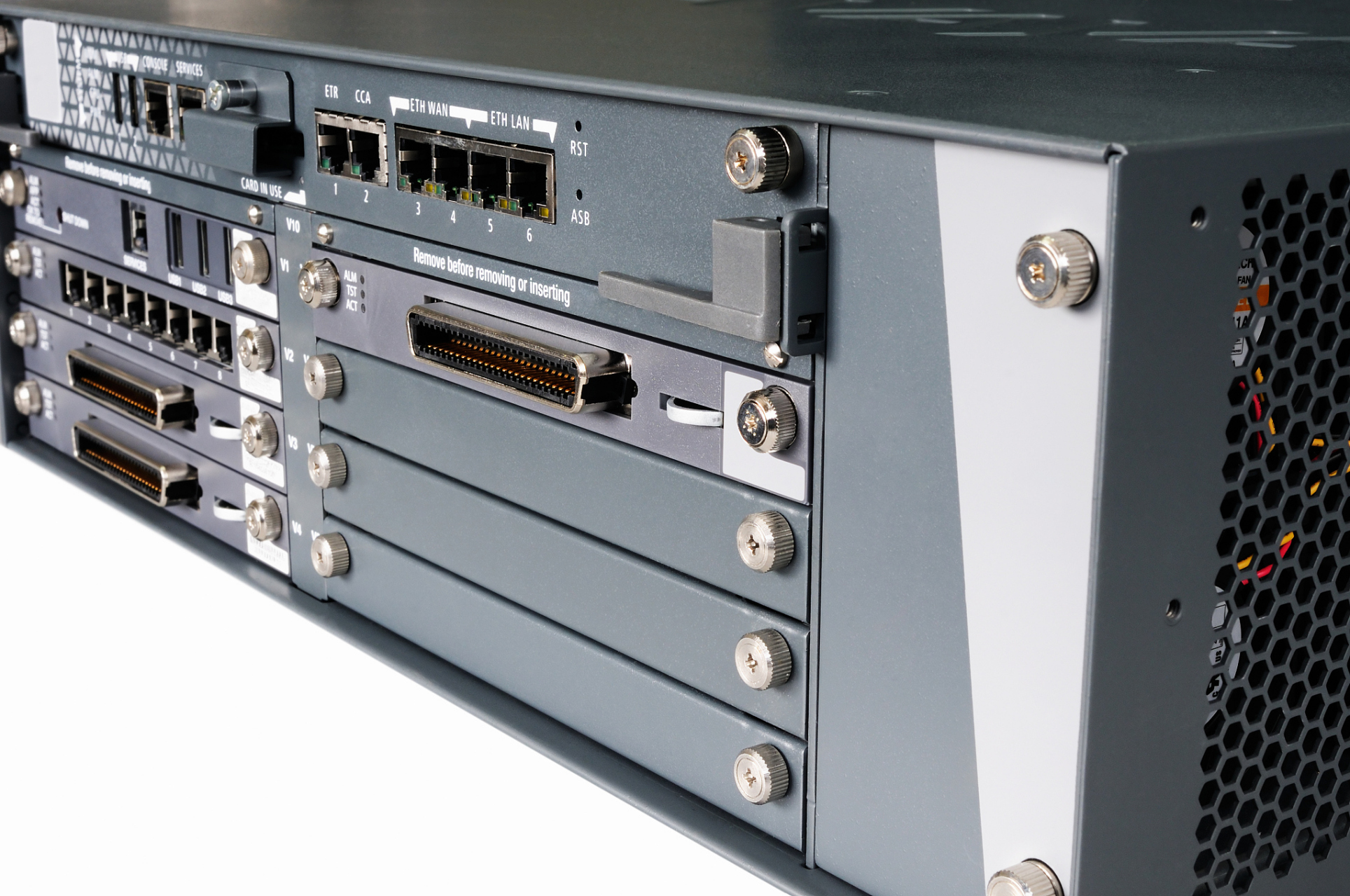 交换的设备,它的基本原理是通过计算机控制和数字信号处理来实现电话