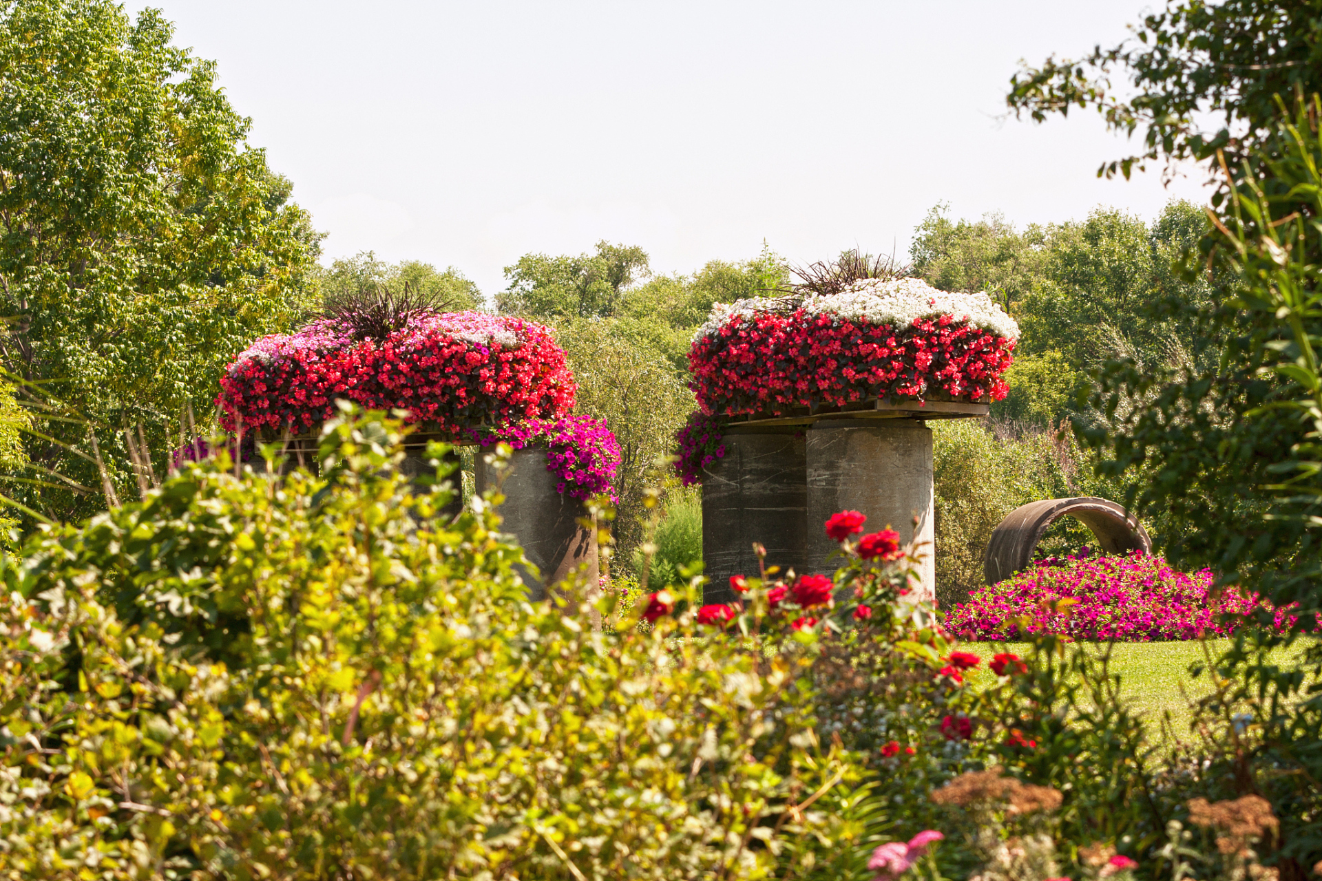 夏日里,南京绣球公园是您放松心情,领略美景的理想之地.