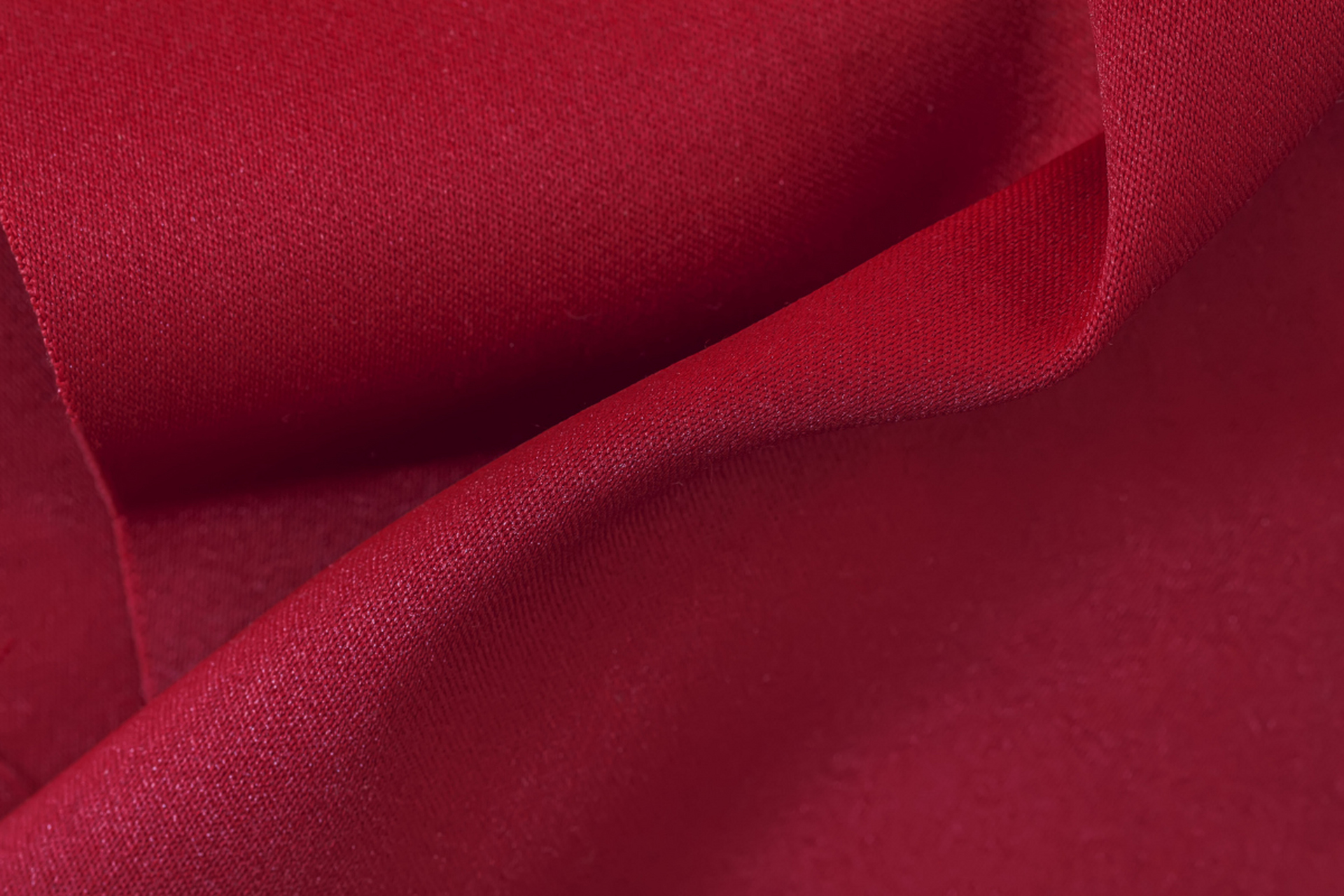 调出红色需要知道它的基本组成,通常是红色颜料和白色颜料混合得到.