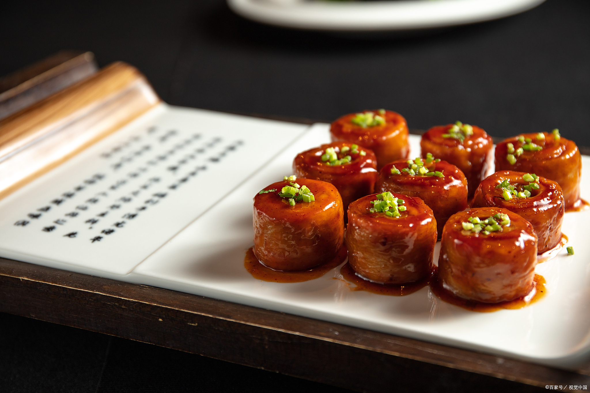 山东名菜九转大肠:传统烹制工艺与美食文化的完美结合