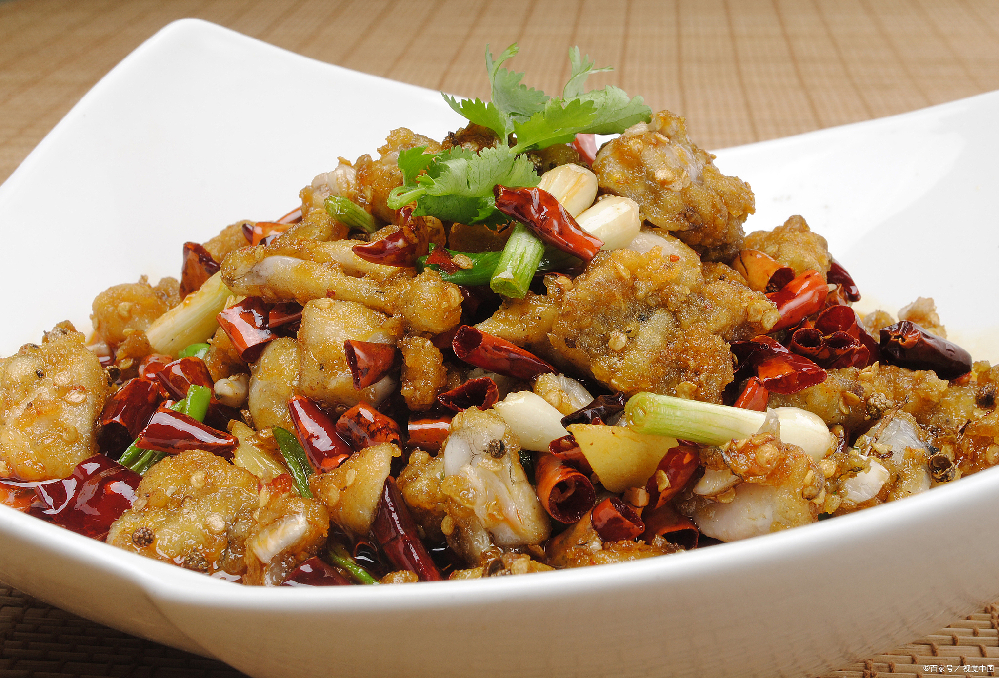 爆炒牛蛙,鲜嫩美味的秘诀大公开