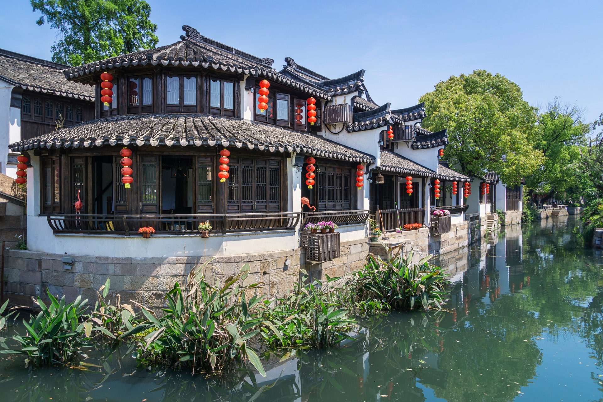 但对比其他古镇,比如周庄,木渎等古镇,同里古镇还是有一些特点的