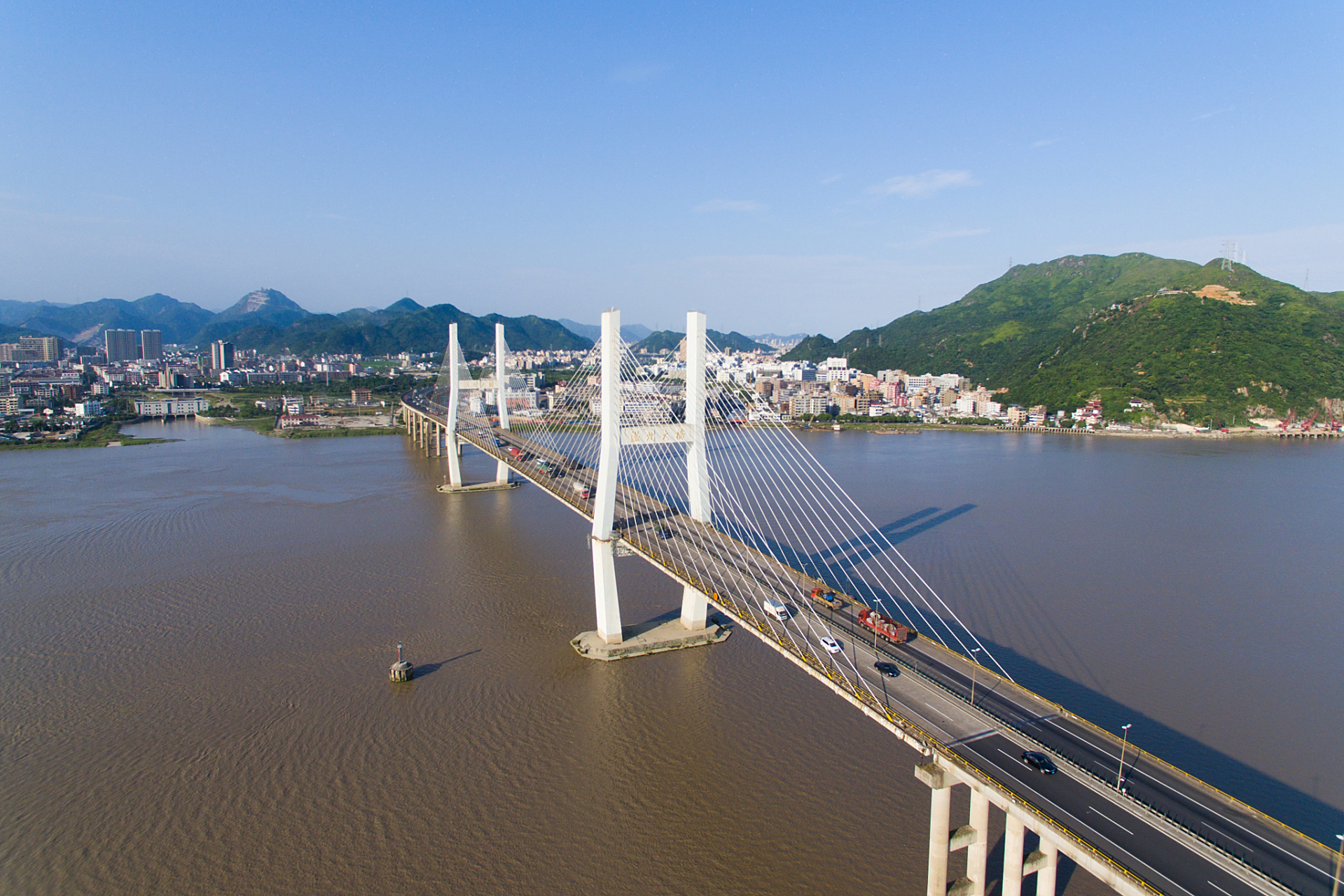 三江两岸滨水游#富春江大桥是连接绍兴市和杭州市的重要桥梁,是富春