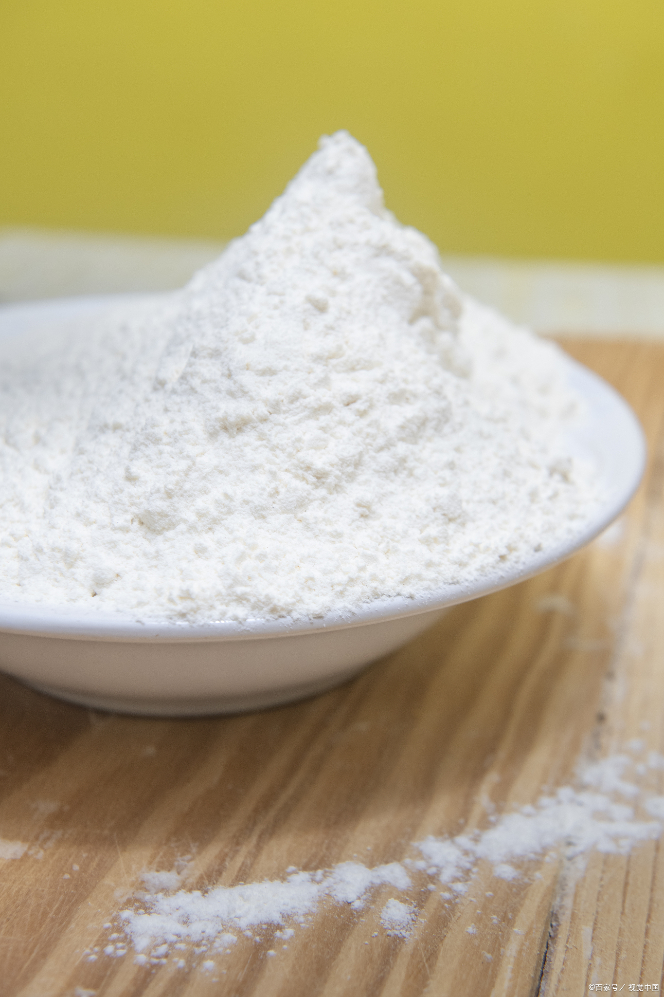 厨房食材原料介绍,玉米淀粉和土豆淀粉的区别和作用是什么?
