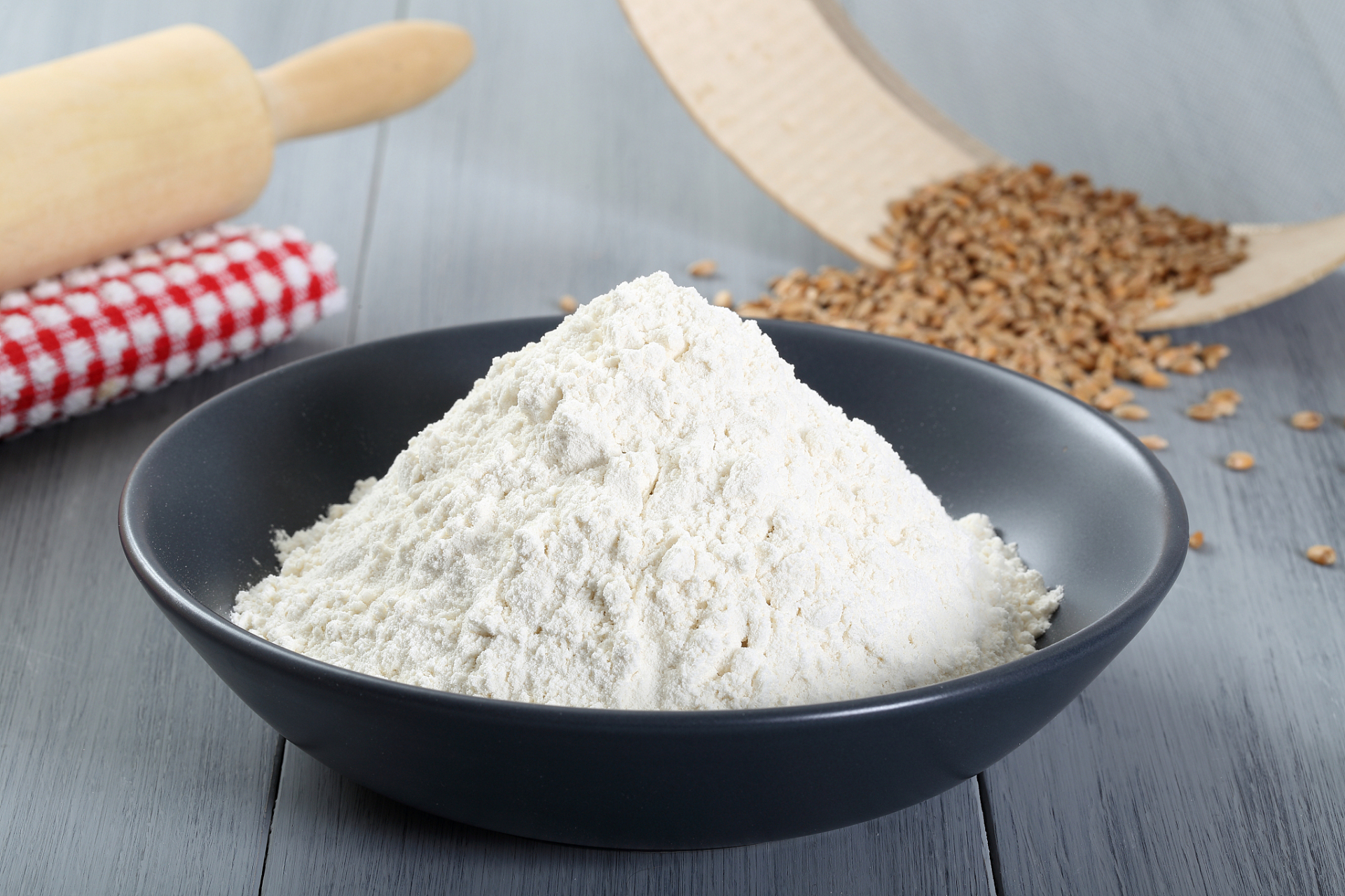 简单食材:糯米粉,红糖和水.蒸煮淋糖浆,味美难忘!