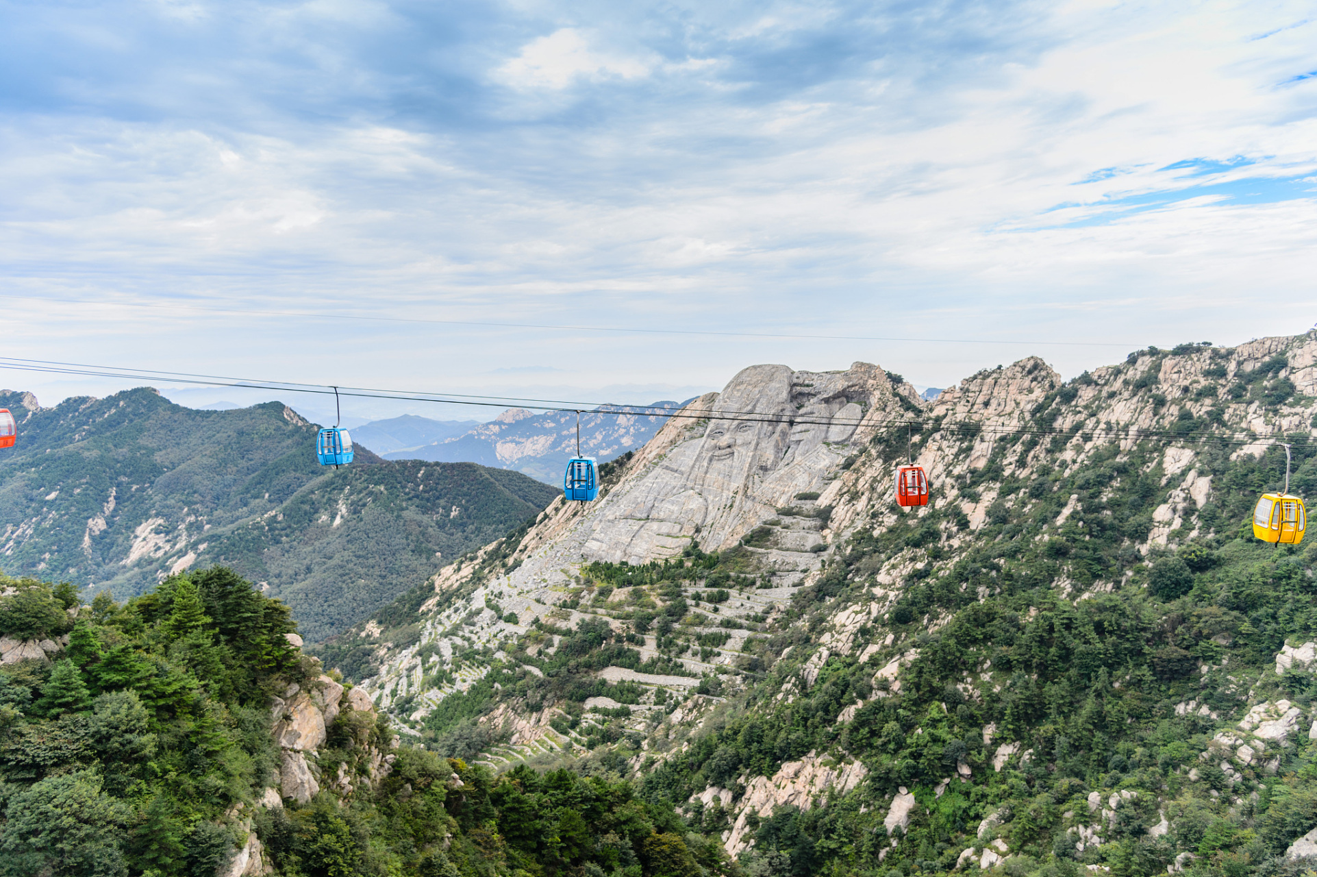 沂蒙山旅游区,位于山东省临沂市,是一处集山水,历史,文化于一体的旅游