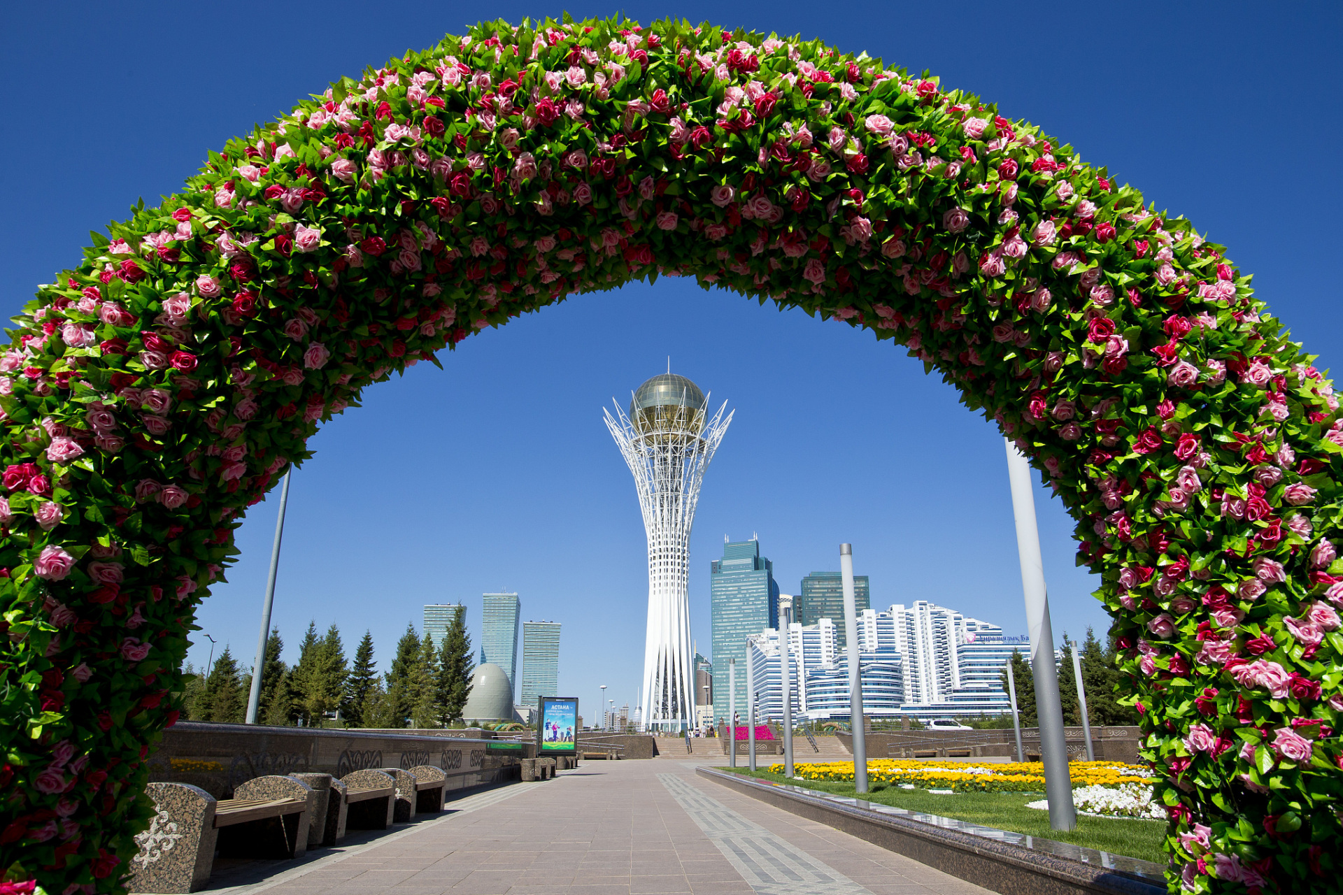 旅游# 我推荐哈萨克斯坦的阿拉木图(almaty)作为一个冷门旅游城市.
