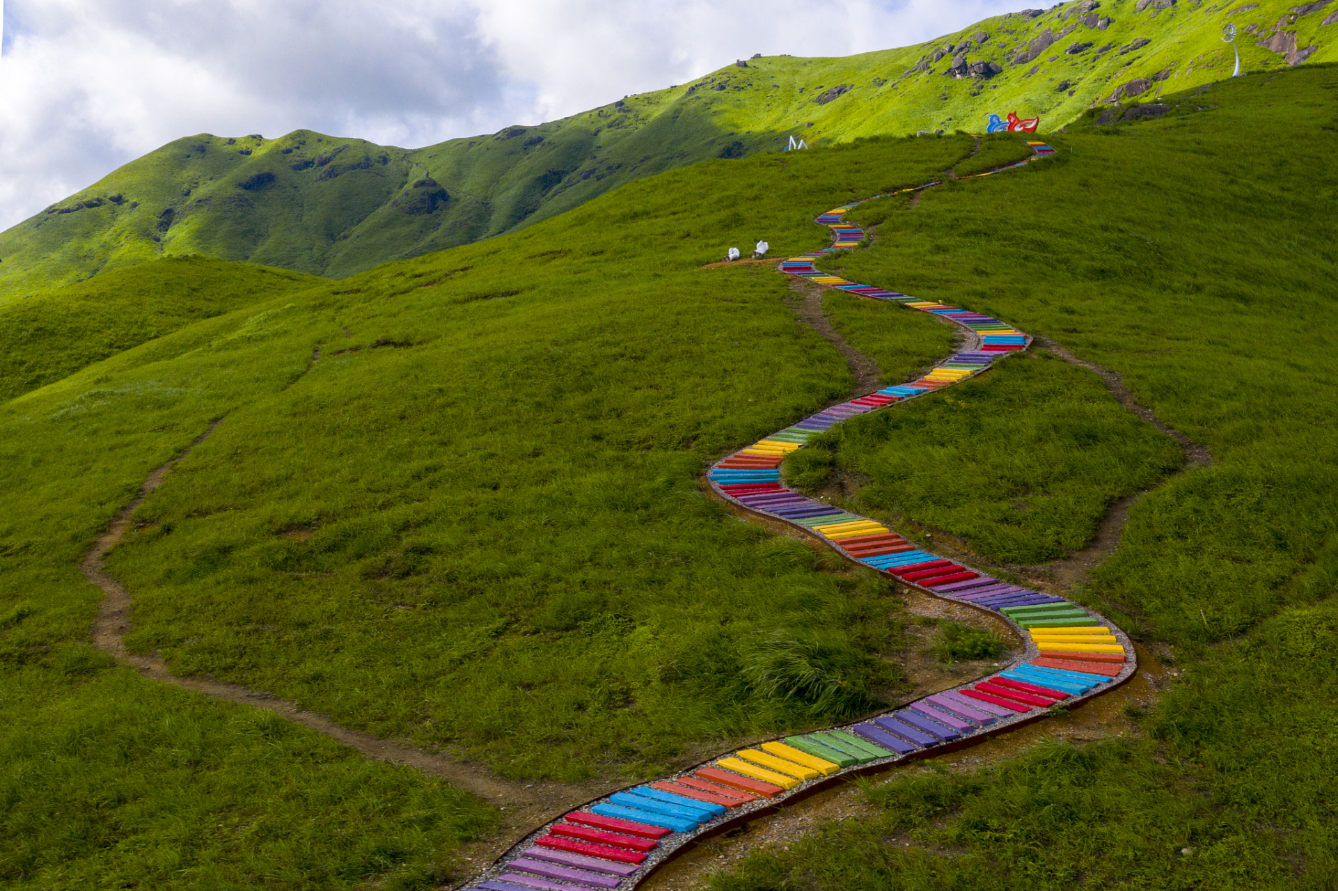 红池坝,位于重庆市巫溪县文峰镇,素有万顷池之称,是楚国重臣春申君的