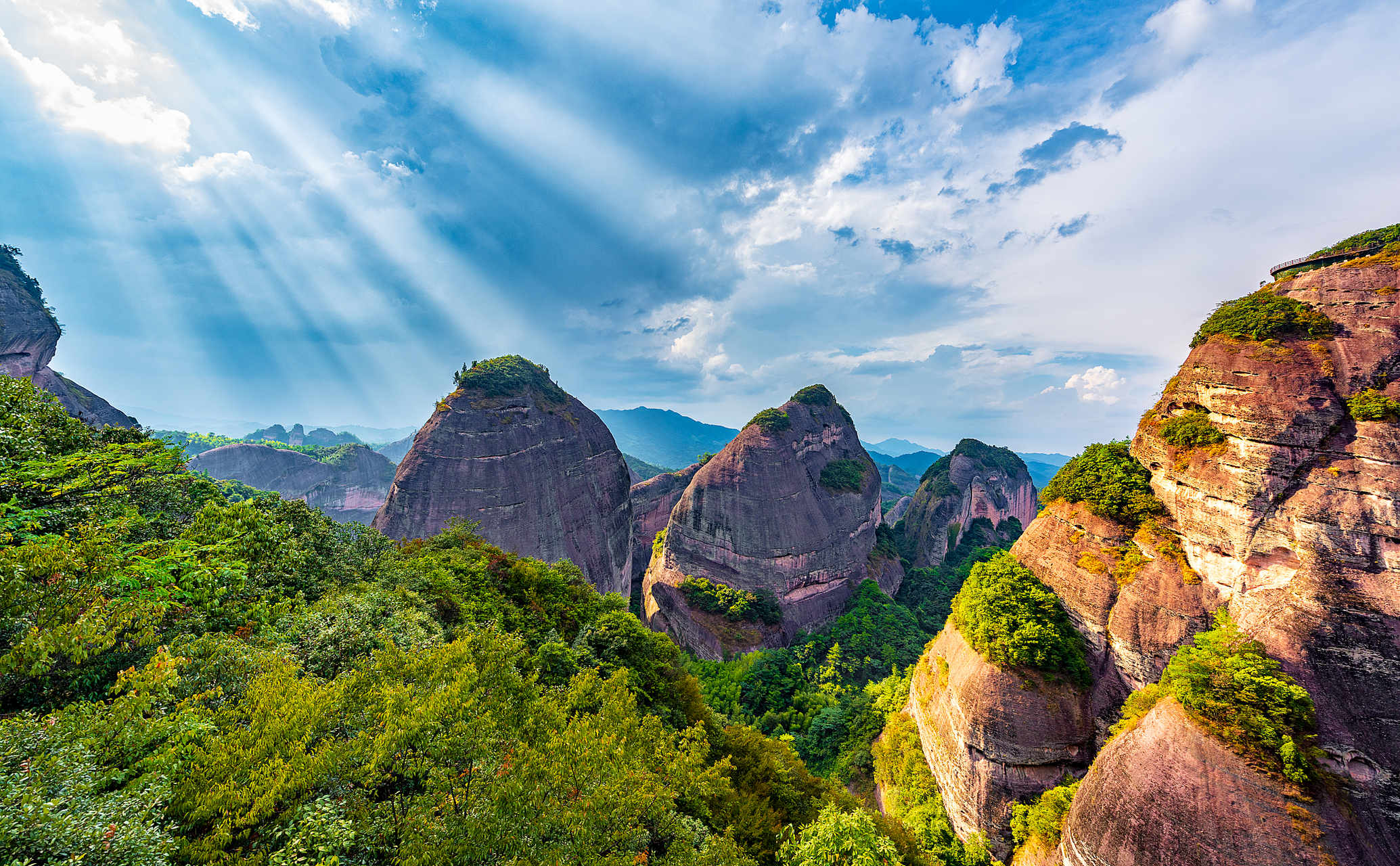 丹霞八角寨风景区图片