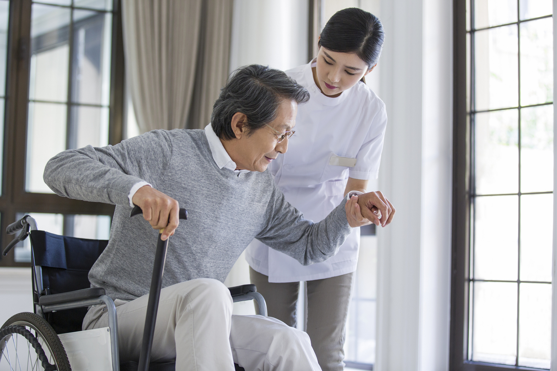 亲爱的朋友们,你是否对如何考取养老护理员证感到有些迷茫呢?