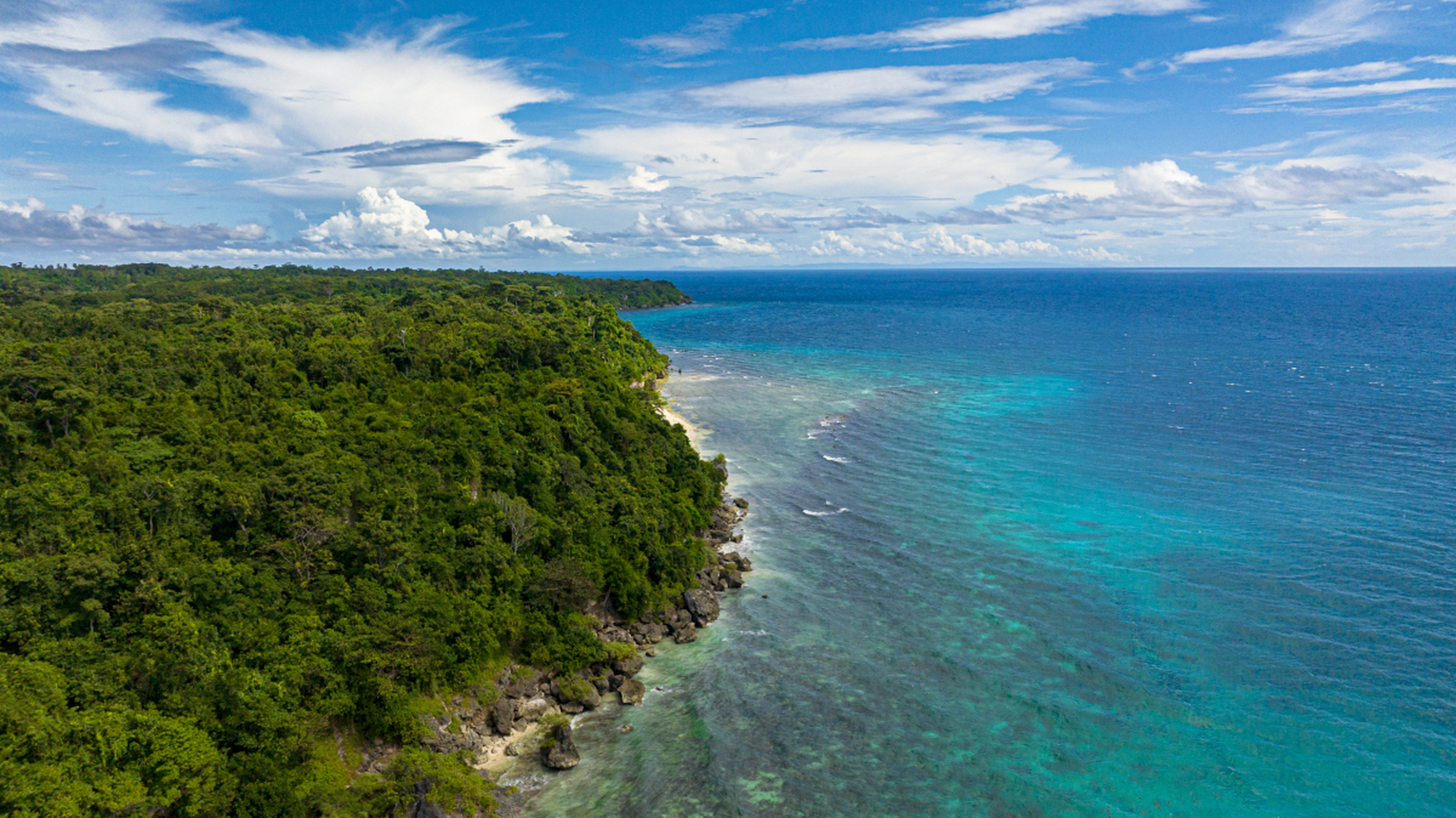 一渡轮在印尼苏拉威西岛附近沉没 据当地媒体报道,当地
