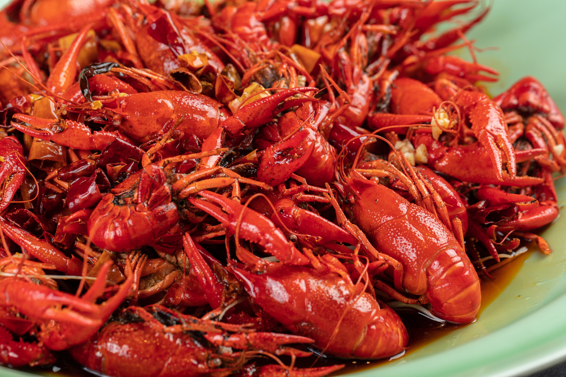 在中国的美食地图上,蚌埠小龙虾占据着一席之地.这道鲜美无比的菜品,