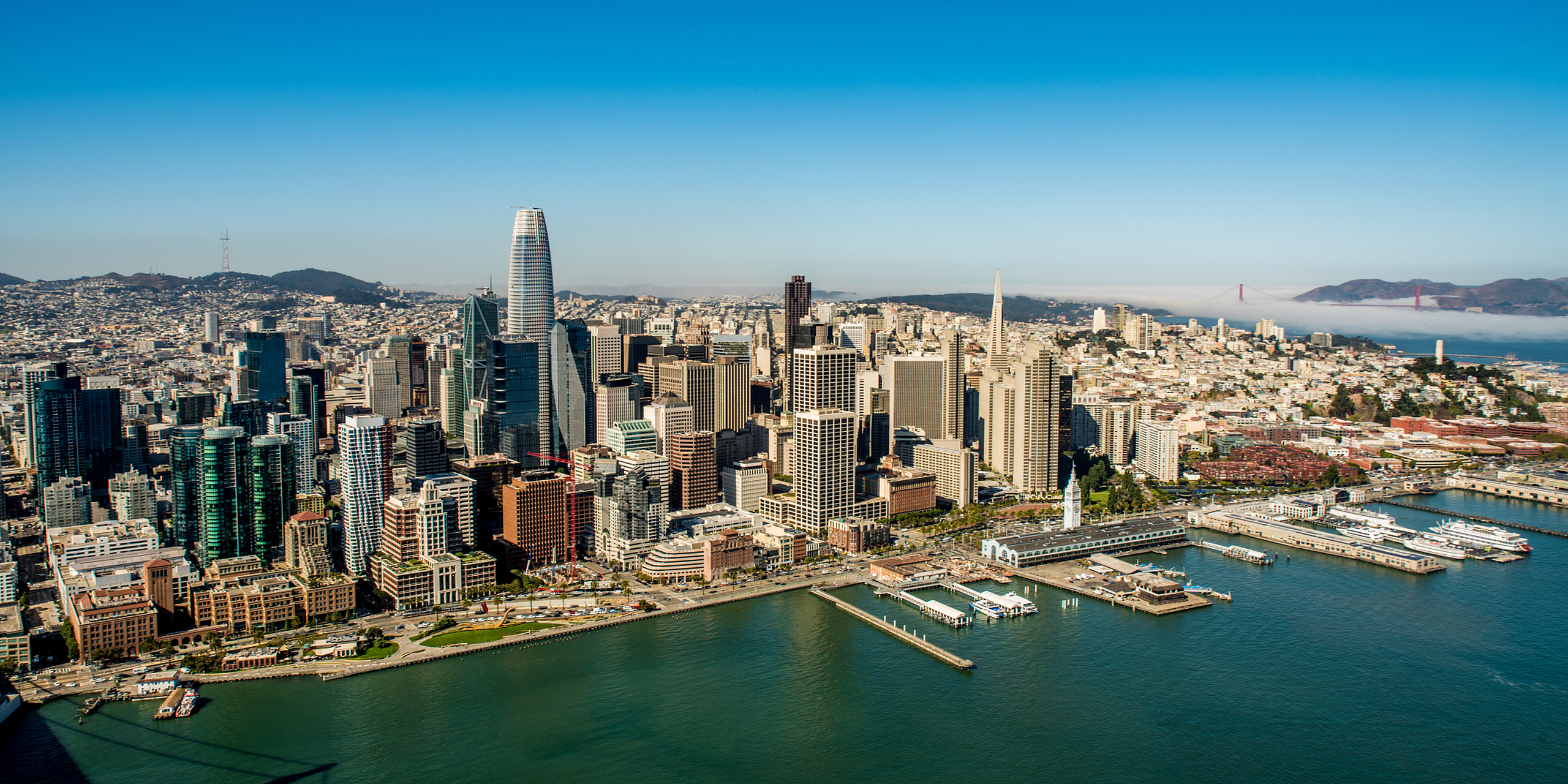 旧金山  这座迷人且风景如画的西海岸城市是情侣,单身人士或家庭的