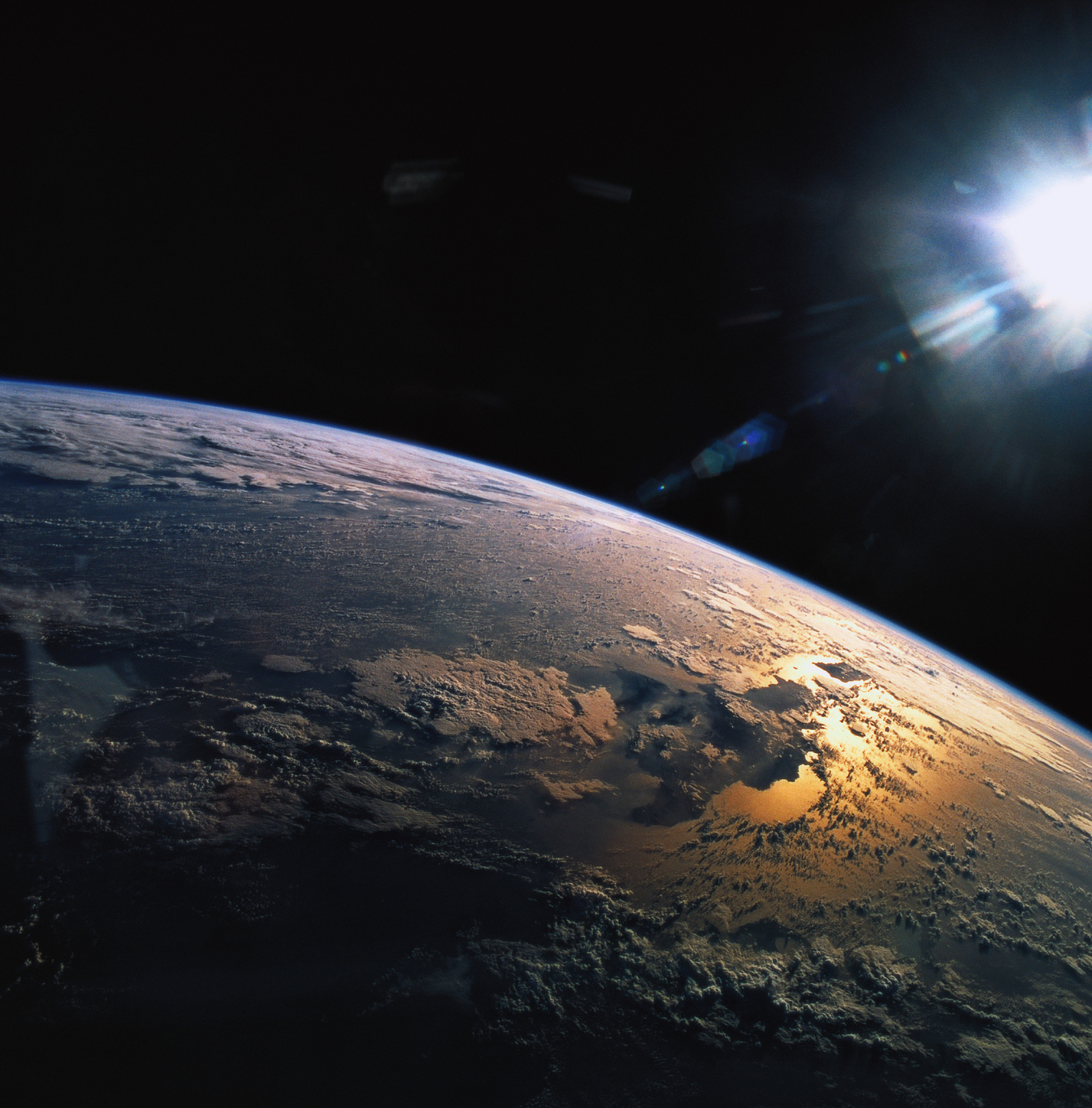 nasa局长:相信地球外存在生命 美国宇航局长比尔·尼尔森在发布会上