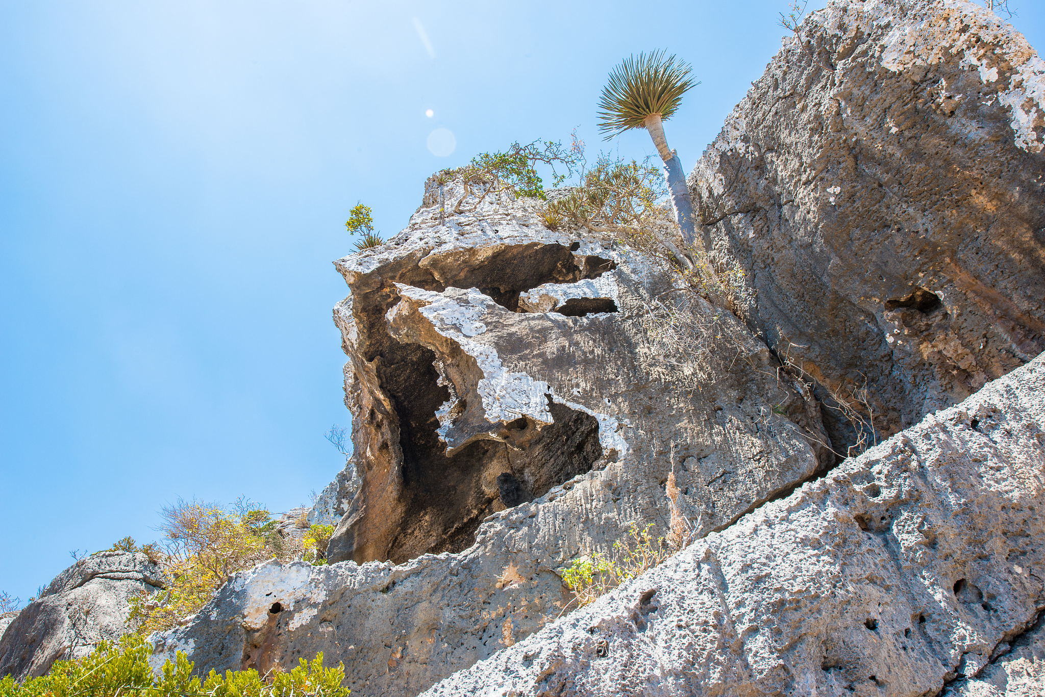 去辽宁朝阳槐树洞石塔玩,我的初秋旅行攻略 初秋的微风带着一丝凉意