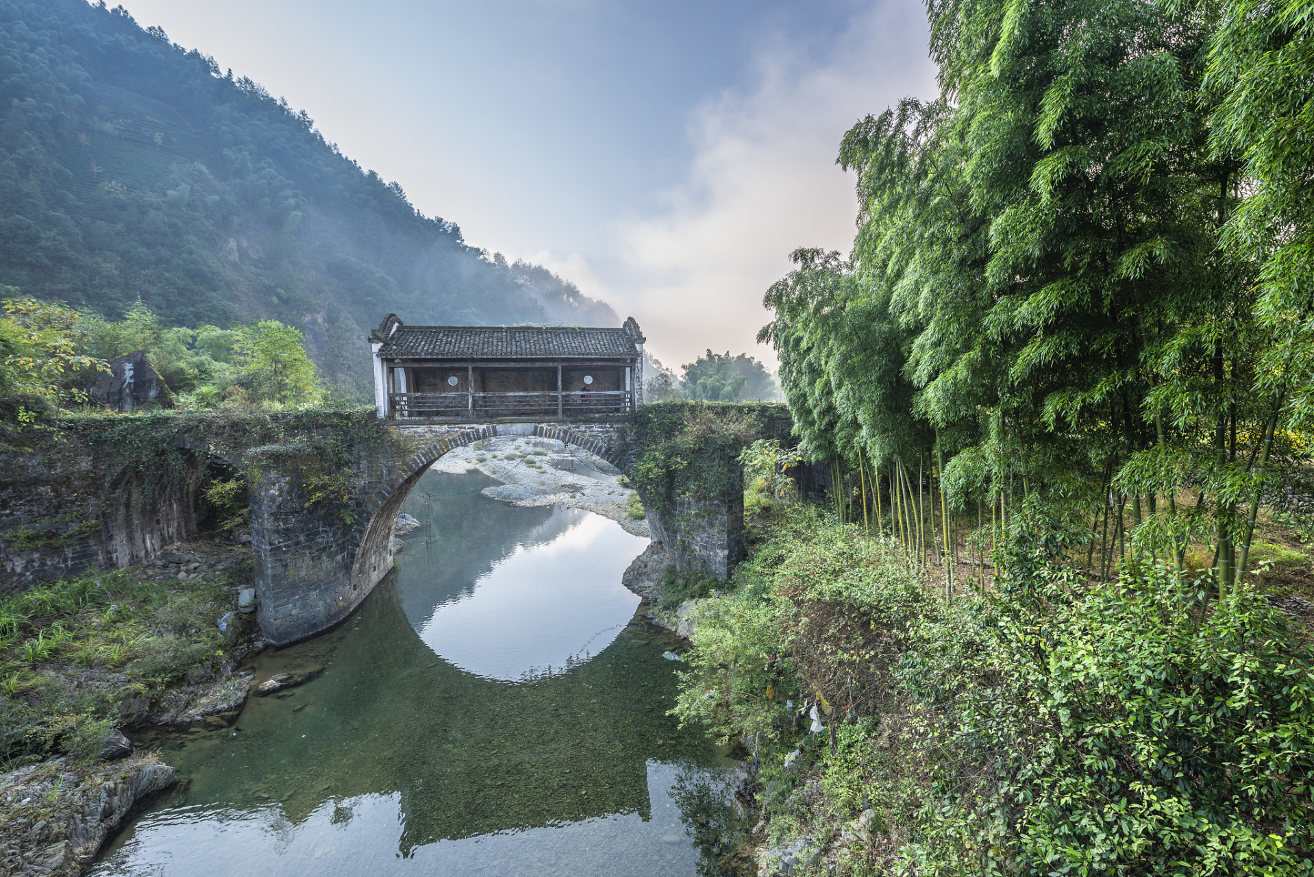 94四月初踏春,武汉三日游:新洲凤娃古寨探秘,中山公园赏花,湖北大学
