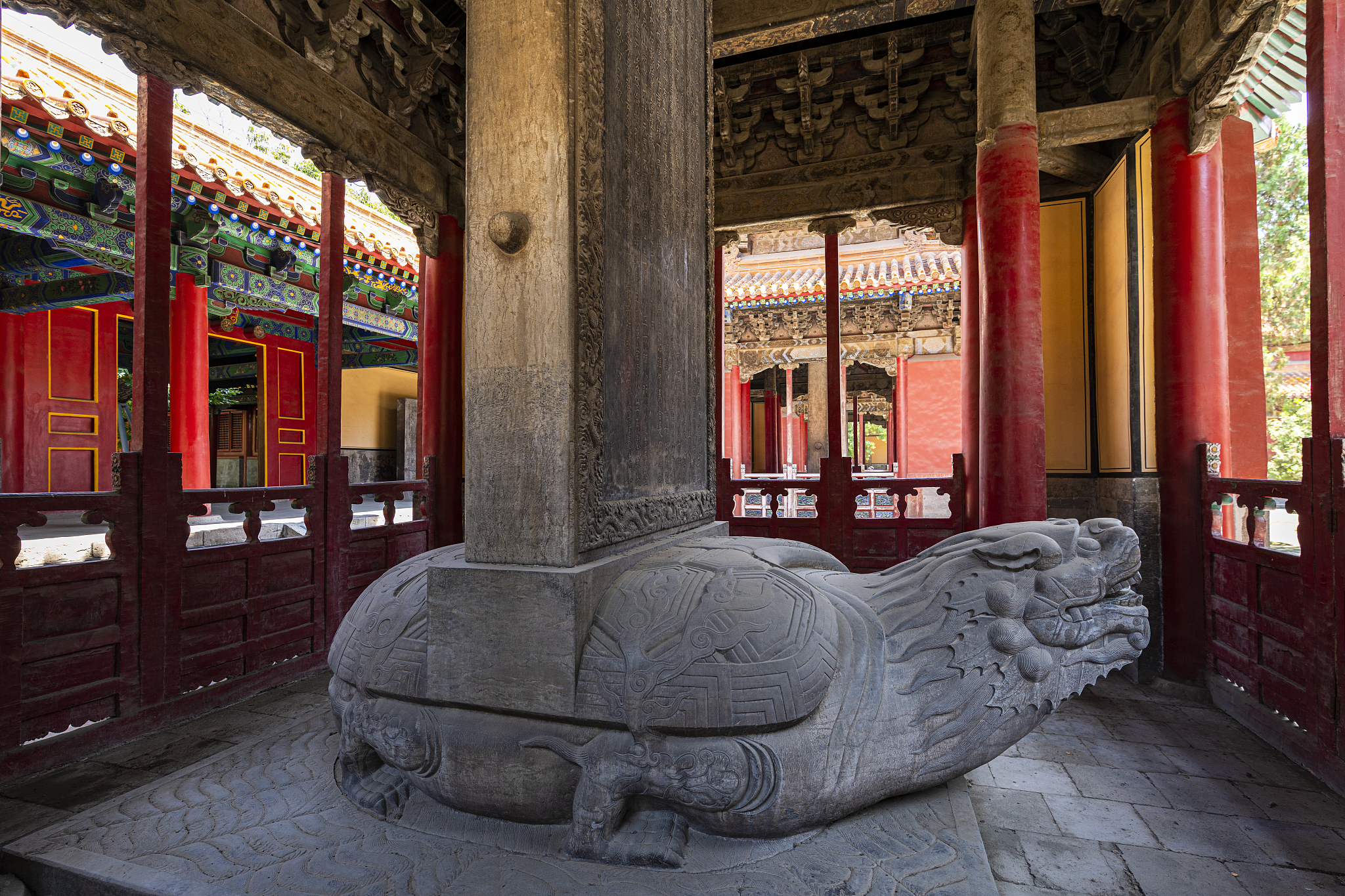 夏日旅行笔记:雍和宫的历史与文化探秘 在北京这座古老而现代交织的