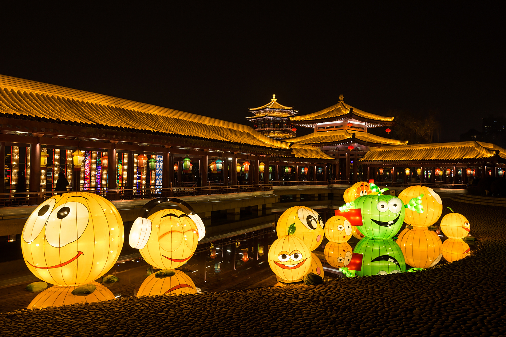 开封清明上河园夜景#  推荐旅行天数:2-3天  预算:300-500元  打康刎