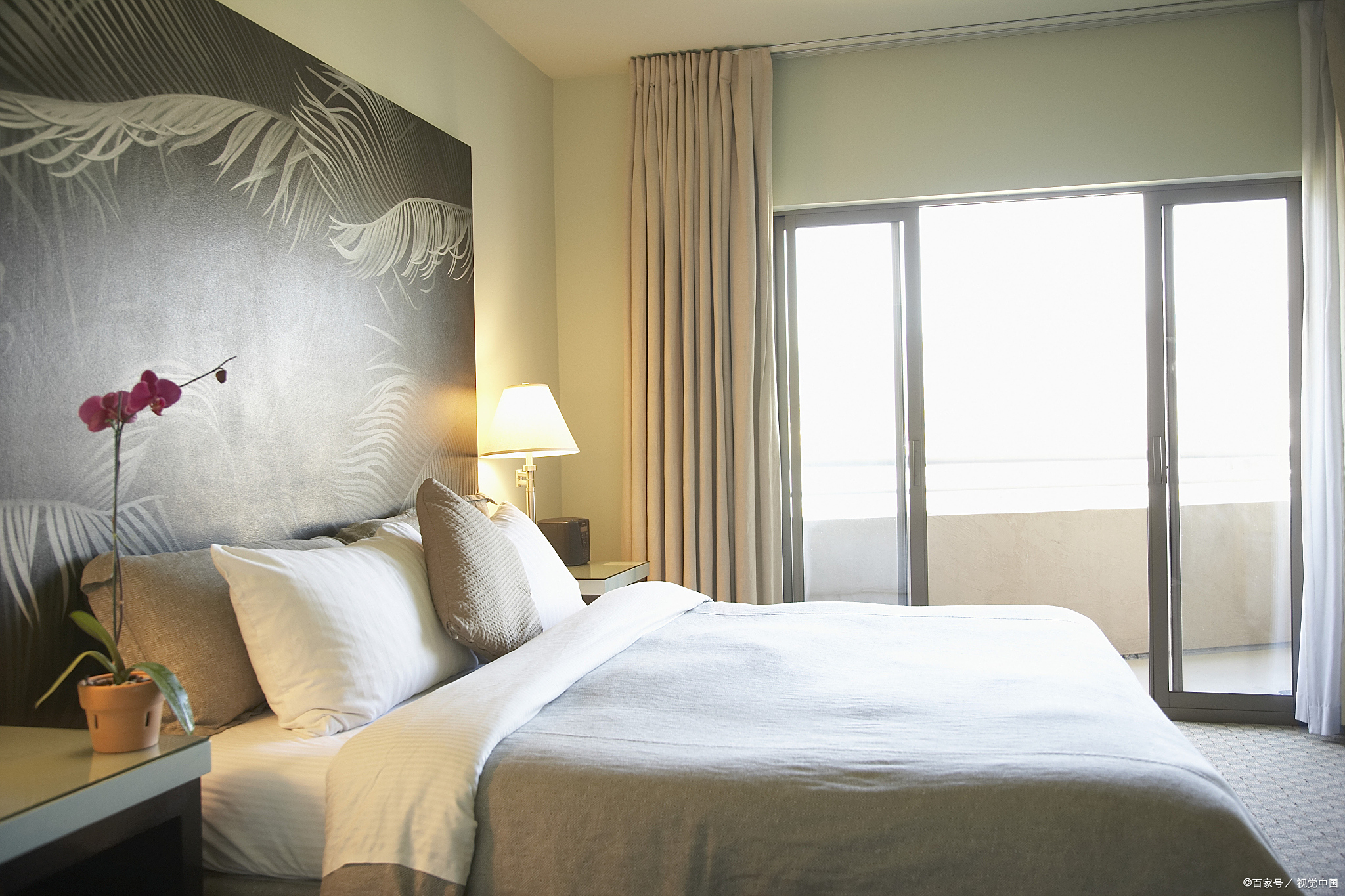 99元睡酒店大厅沙发