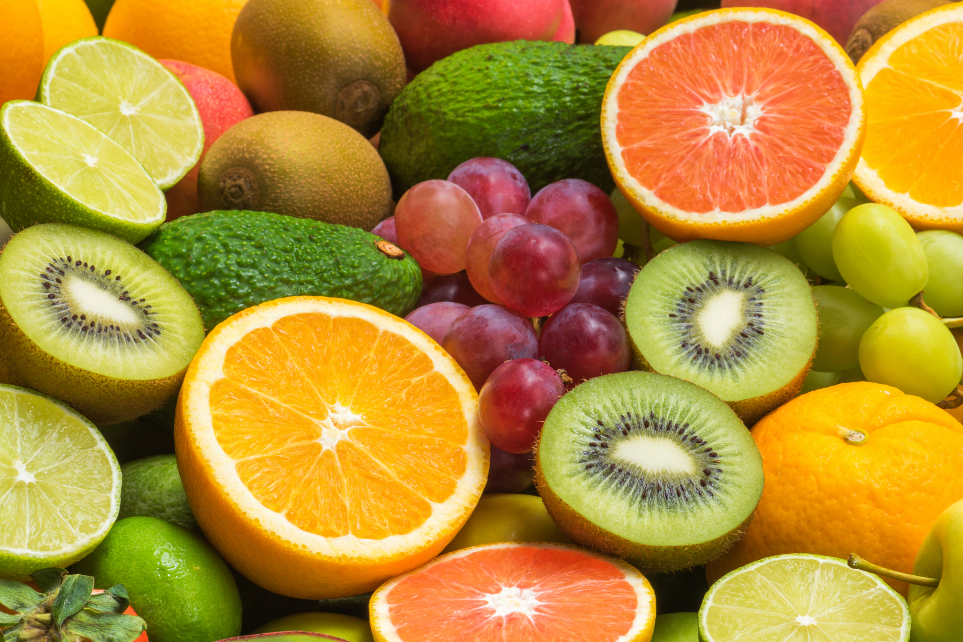 吃什么水果可以美白淡化黑色素	 富含维生素的水果一般都可以帮助美白