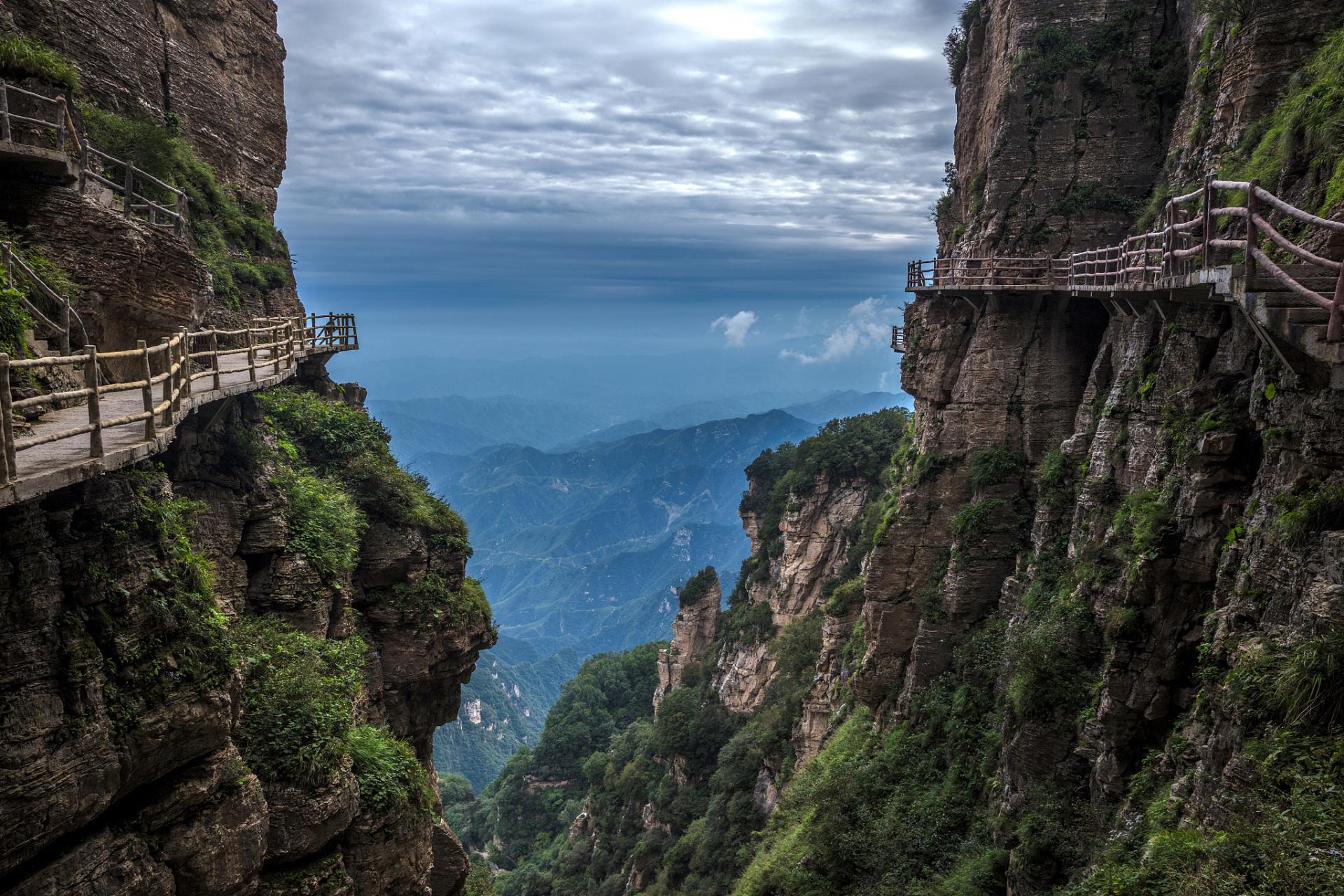 神农山,国家aaaaa级风景旅游区,汇聚了古代神话传说,壮丽自然景观和