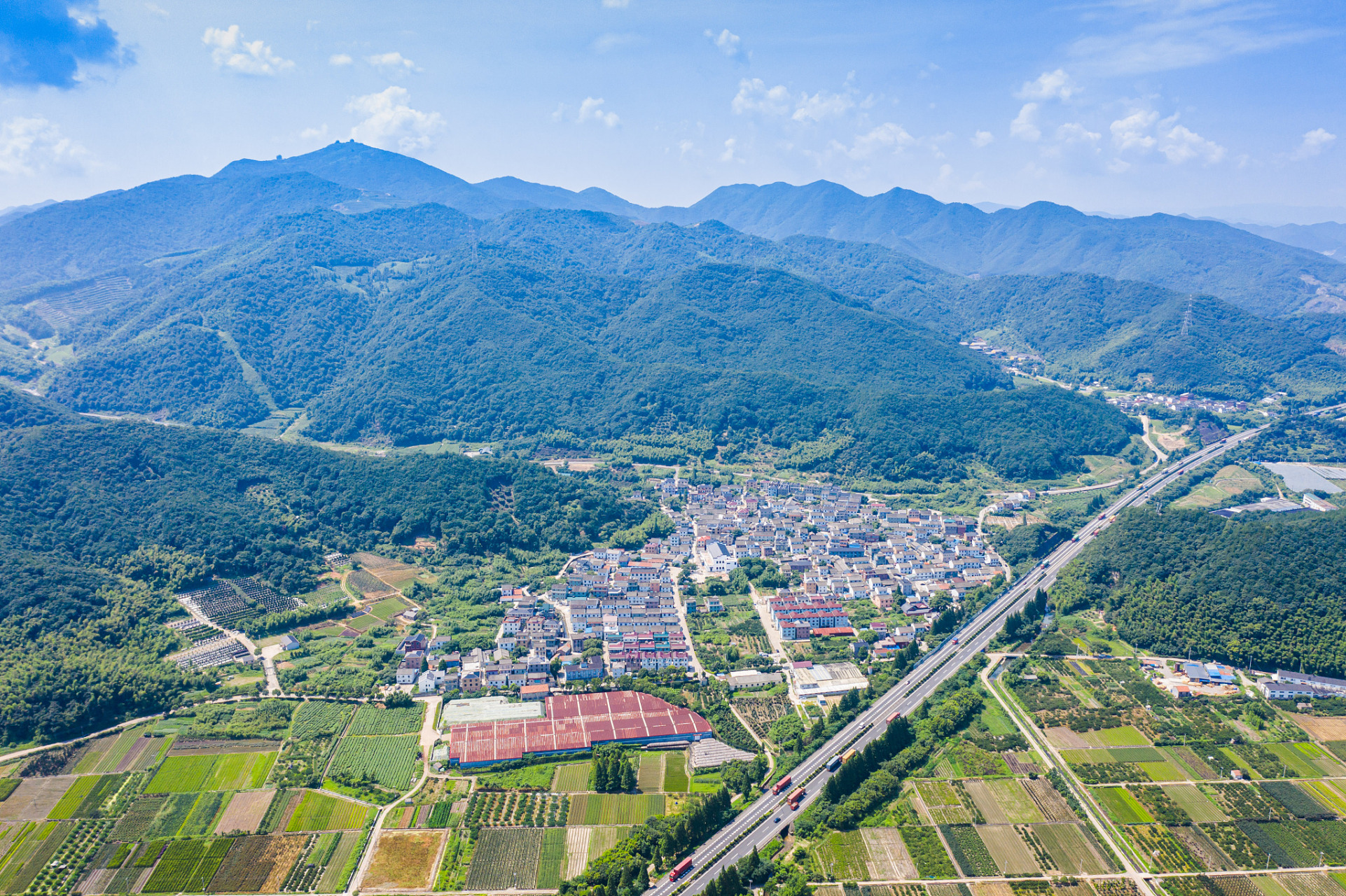 "想要感受浓郁的民俗文化,来安吉章村民宿吧!