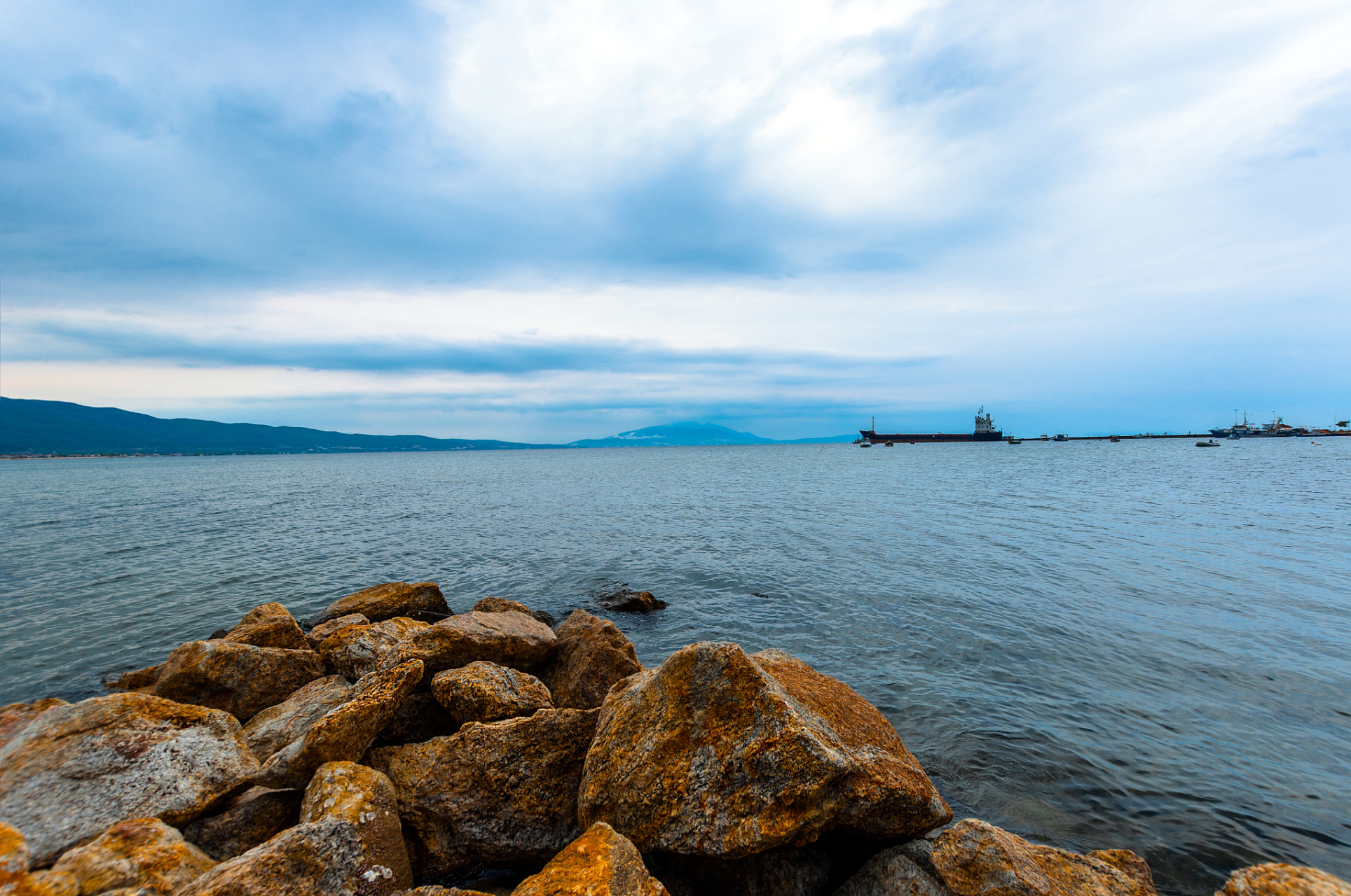三县之美的蓝宝石78  9899抚仙湖,这个云南玉溪澄江,江川,华宁