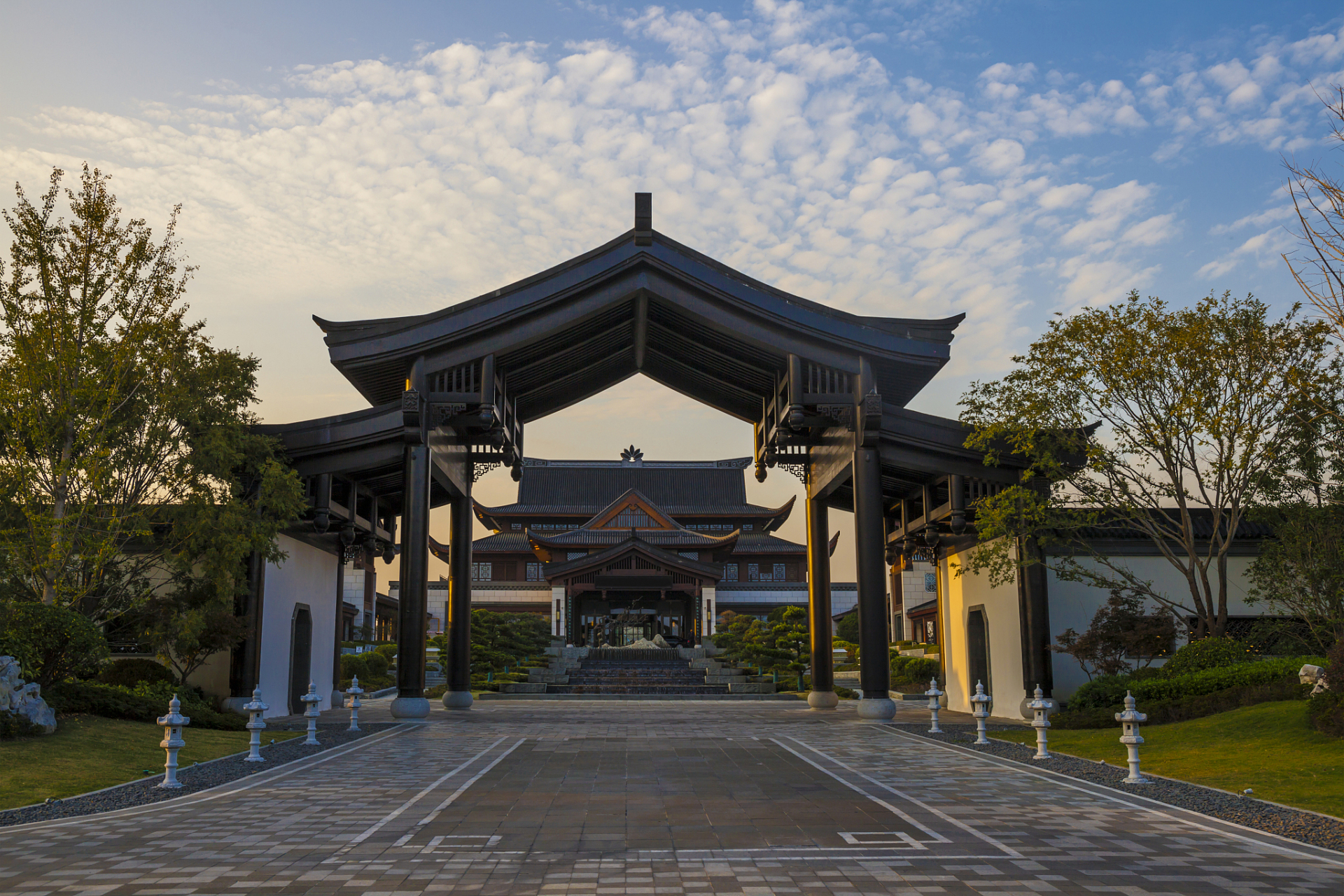 你们知道湖南有个超级酷炫的地方叫新华联铜官窑古镇景区吗?