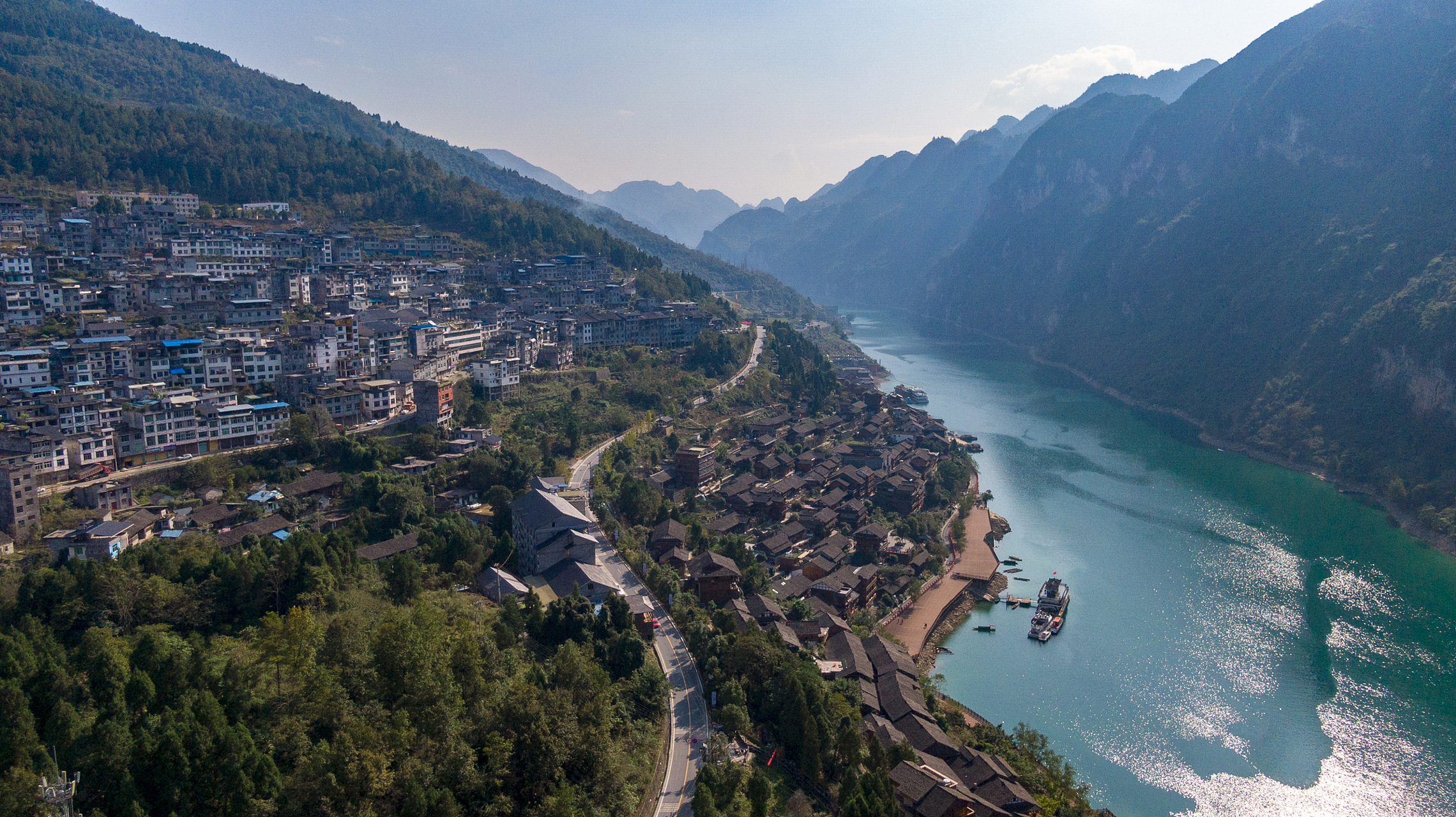 表白新重庆# 重庆乌江·龚滩旅游度假区,地处中国西南地区蓬勃发展的