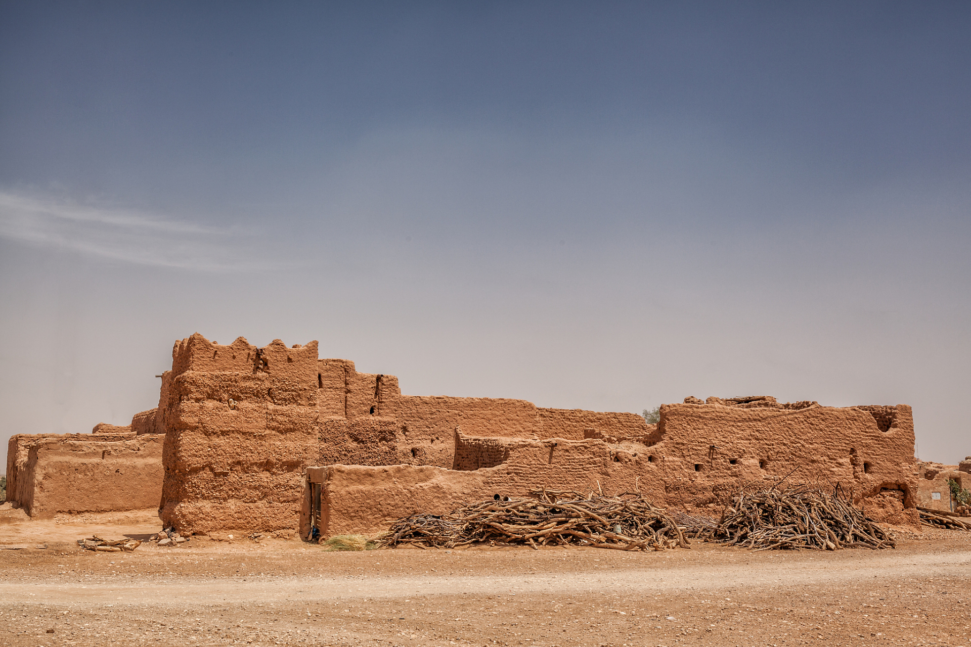 高昌故城,位于中国西域地区,是该地区最大的古代城市遗址