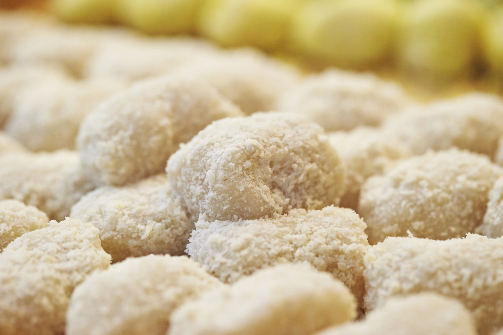 慈城年糕是承载千年历史的美食,是宁波市的骄傲和文化传承.