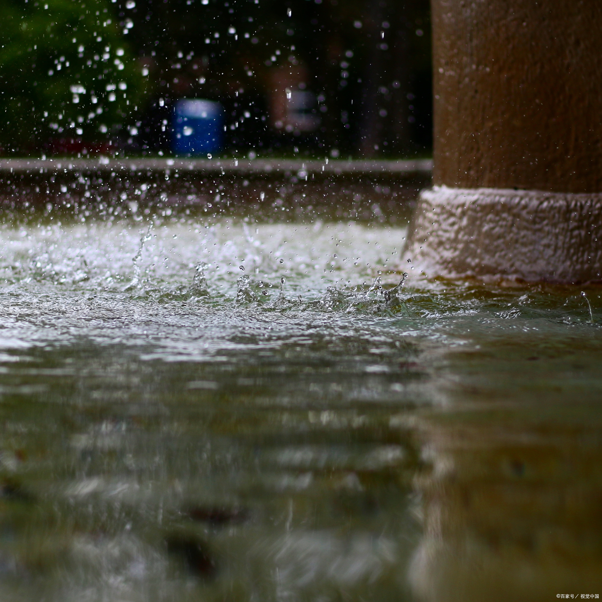 的图片真实细雨真实河里玻璃上下大雨天的图片哈尔滨夏末秋初的雨图片