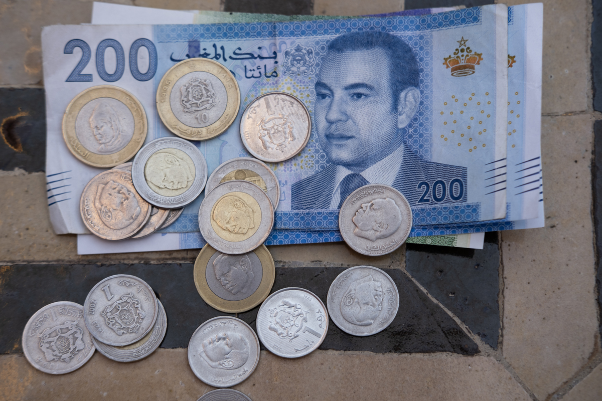 阿根廷比索兑美元涨超10% 执政党胜选提振市场信心