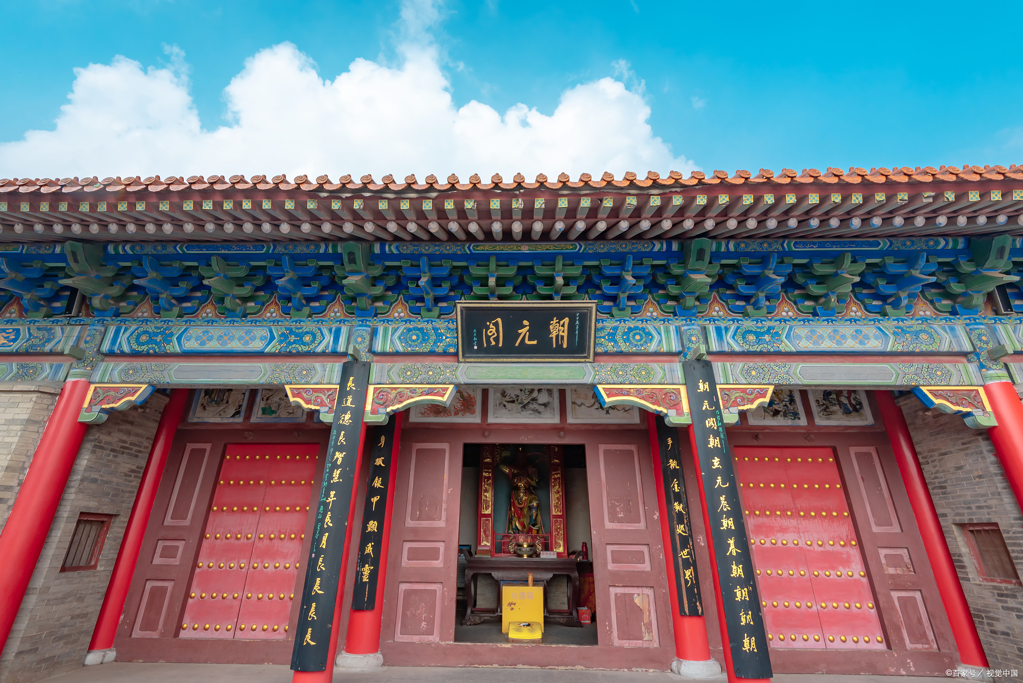 中国南方第一大宫殿式建筑群,是湖南第一大古建筑群,有千年历史