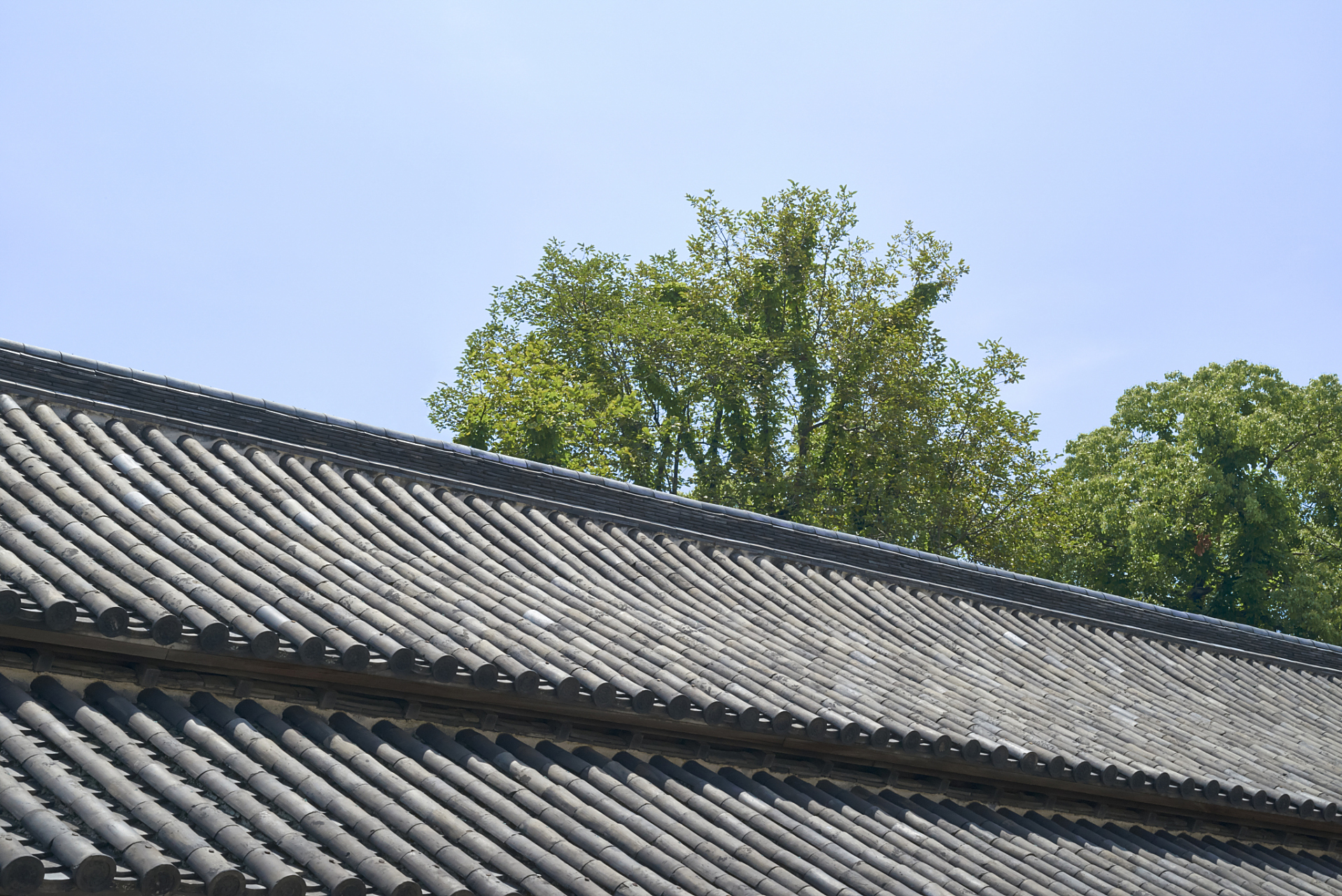 不可缺少的主要材料之一#新雨晨仿古建筑#  古房子的屋顶是用瓦做的