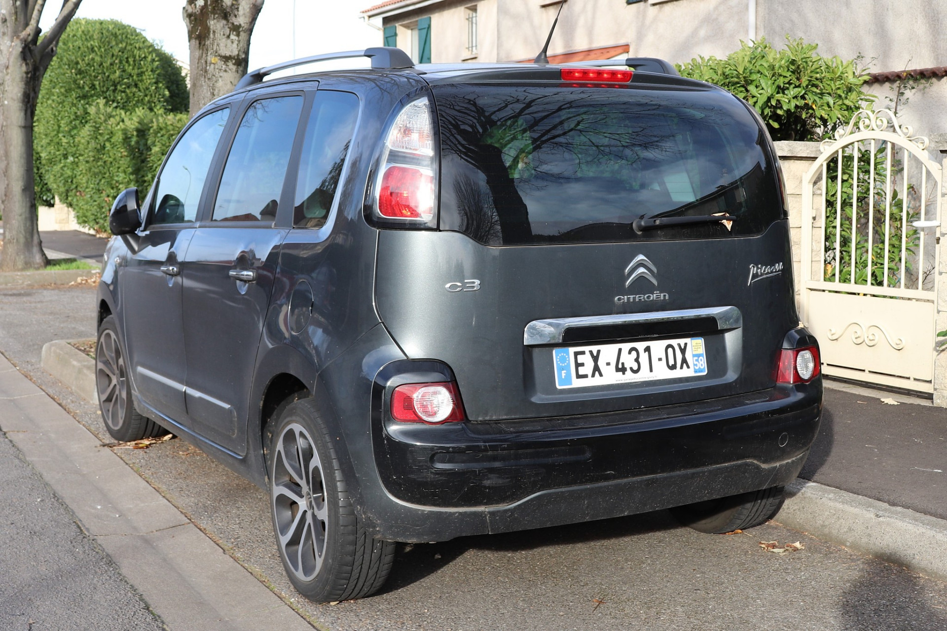 2017的雪铁龙进口毕加索烧机油了,1.