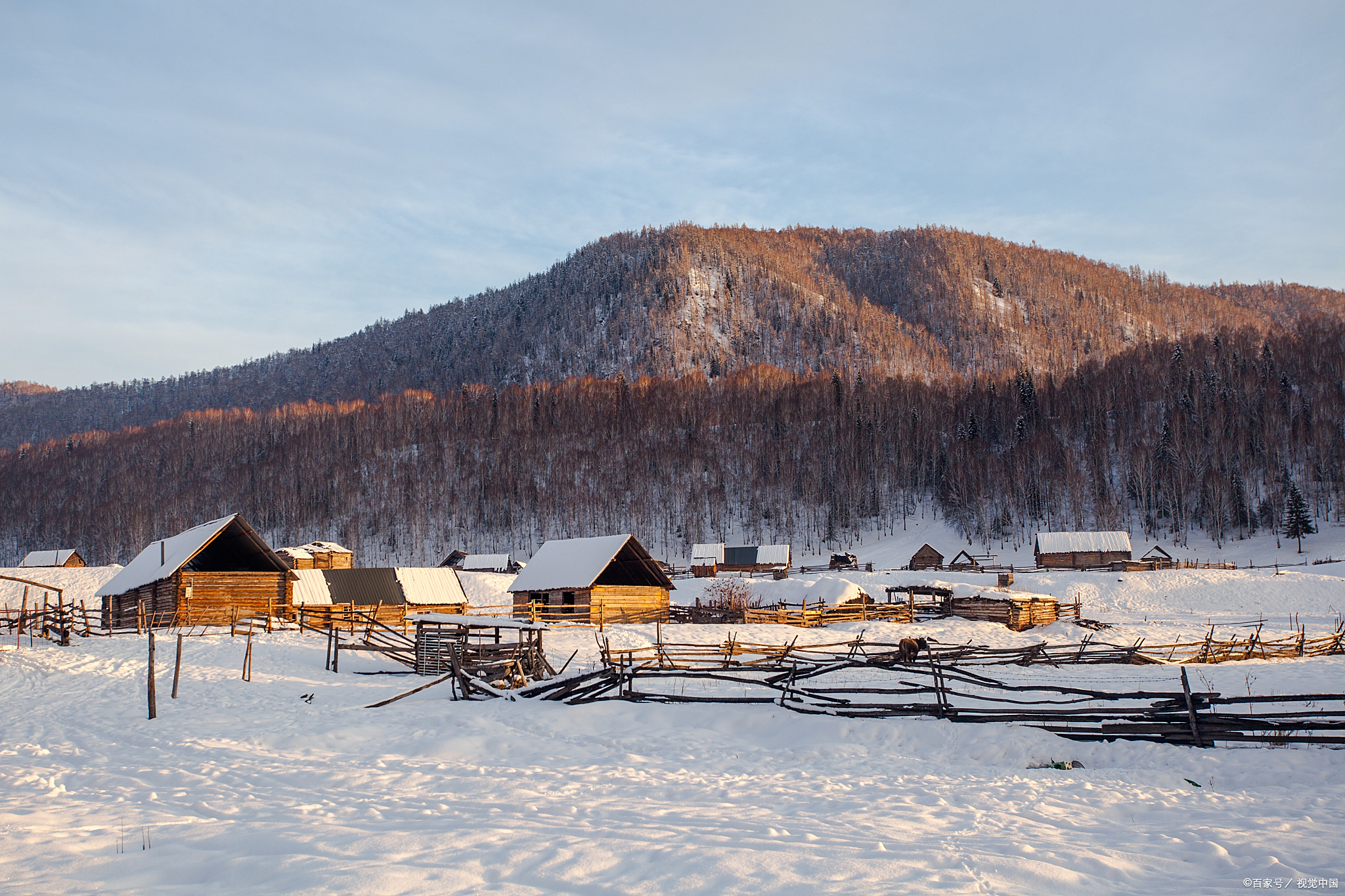 冬季游玩,就来漠河北极村!  你曾经想象过在冰天雪地中寻找北极光吗?