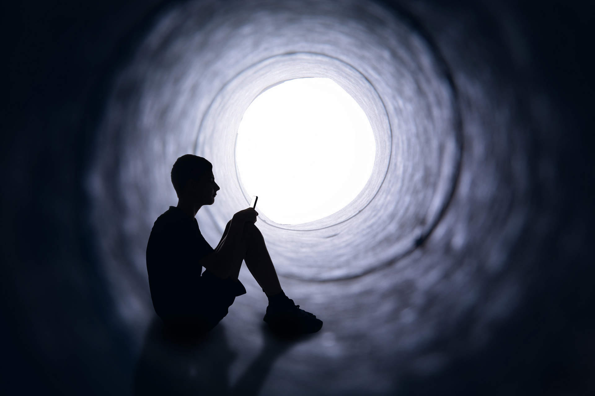 自闭症是一种神经发育异常的疾病,患者在社交互动和沟通方面存在较为